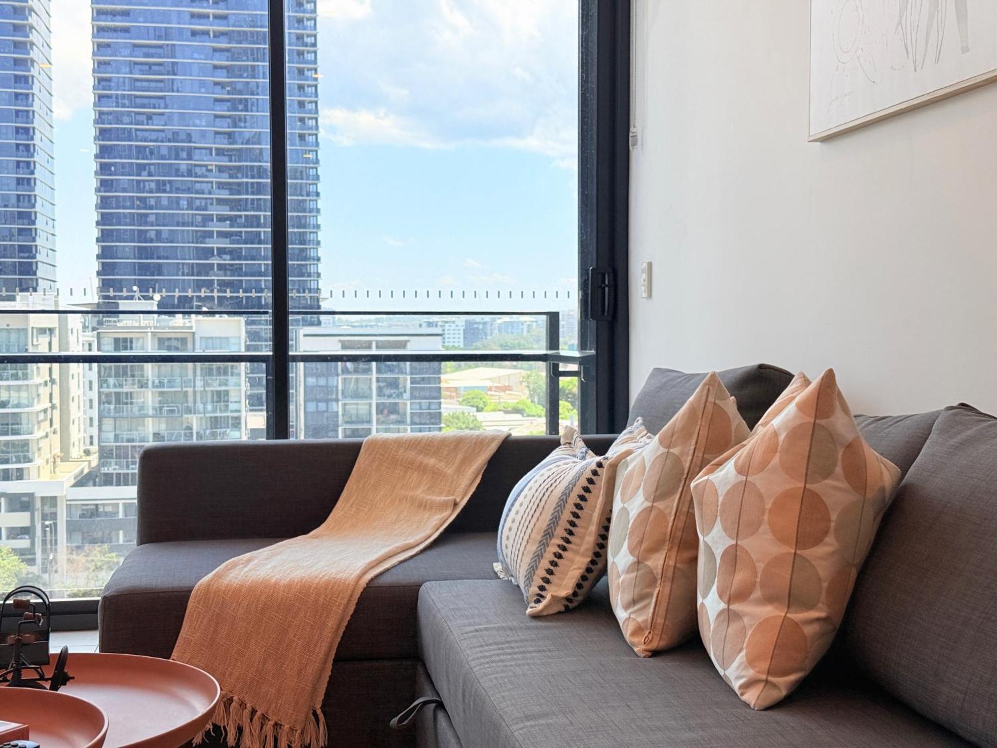 Southbank King And Sofa Bed With Free Parking Apartment Brisbane