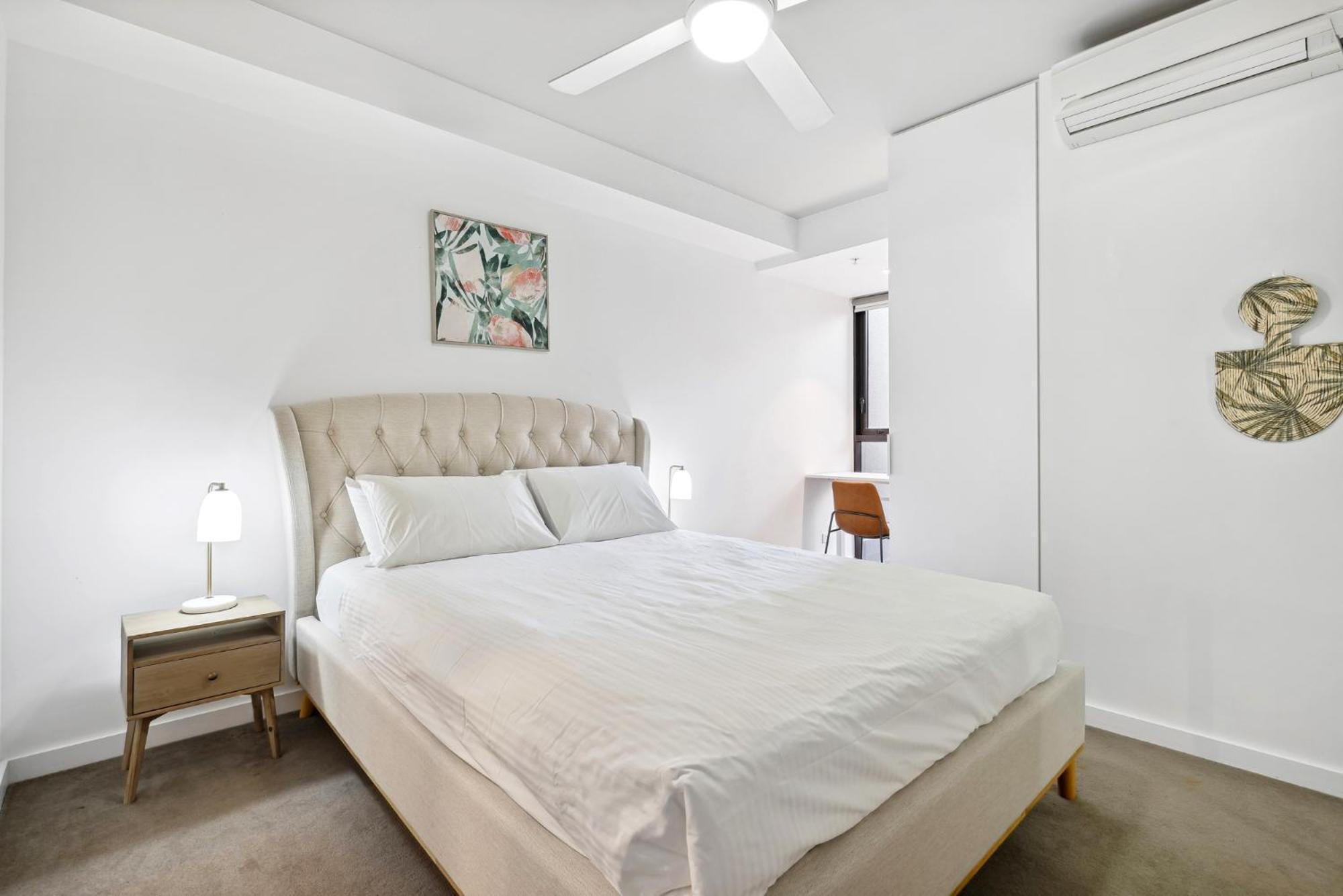 Apartment Cosy 2-bed With Pool Bbq Area And Secure Parking