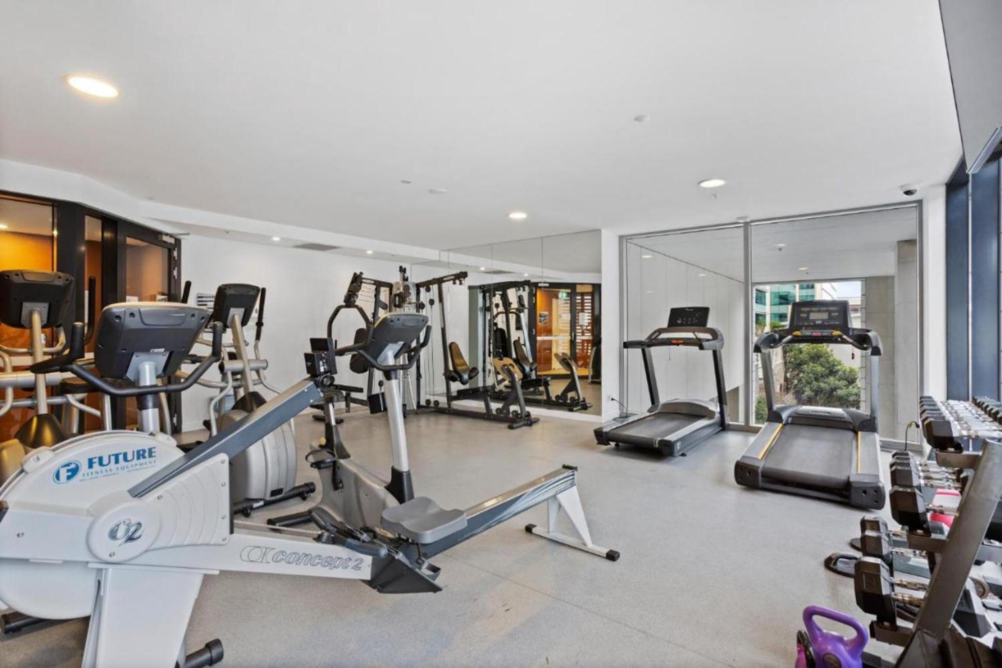 Apartment Contemporary 1-bed With Pool Near River Brisbane