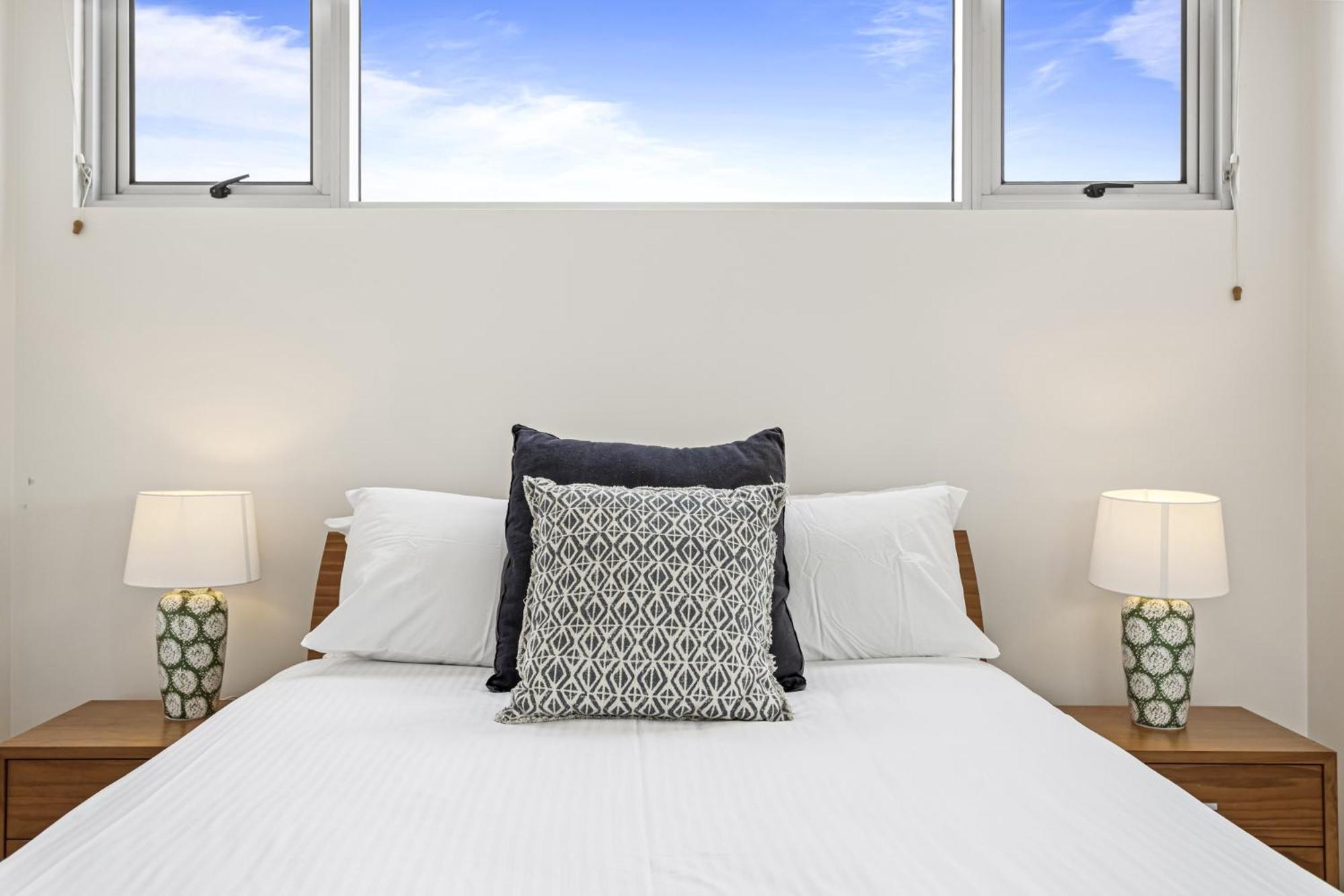 High-floor 2-bed Cbd Unit With Views & Amenities * Brisbane