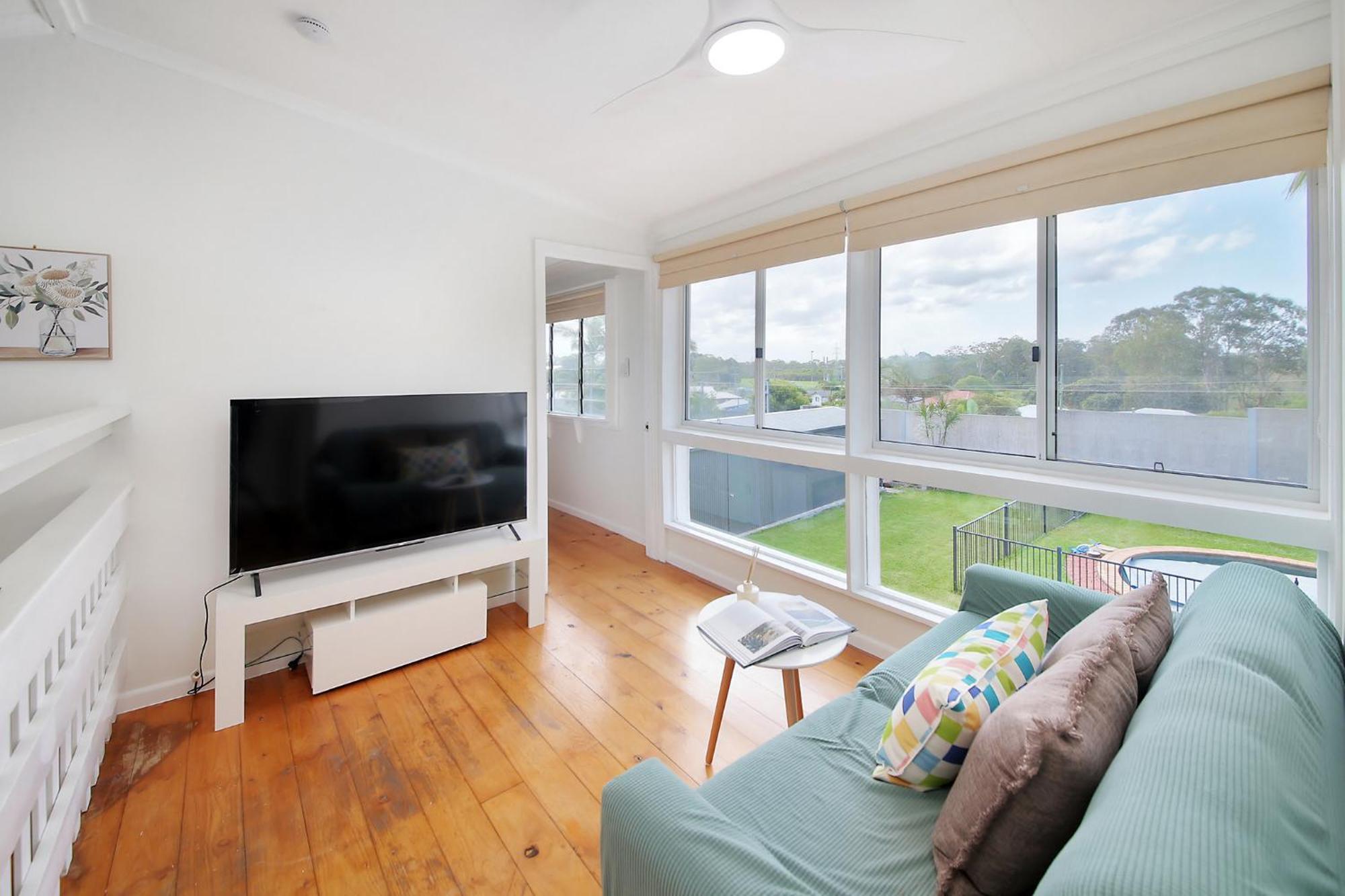 Wynnum Coastal Villa *