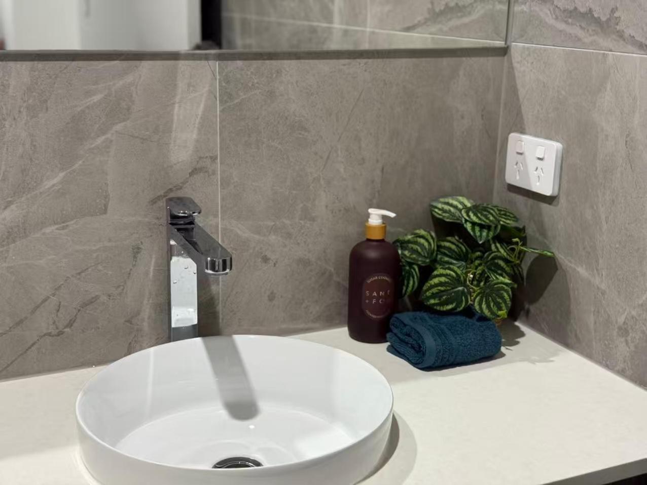 Sunnybank Station 5b Family Villa *