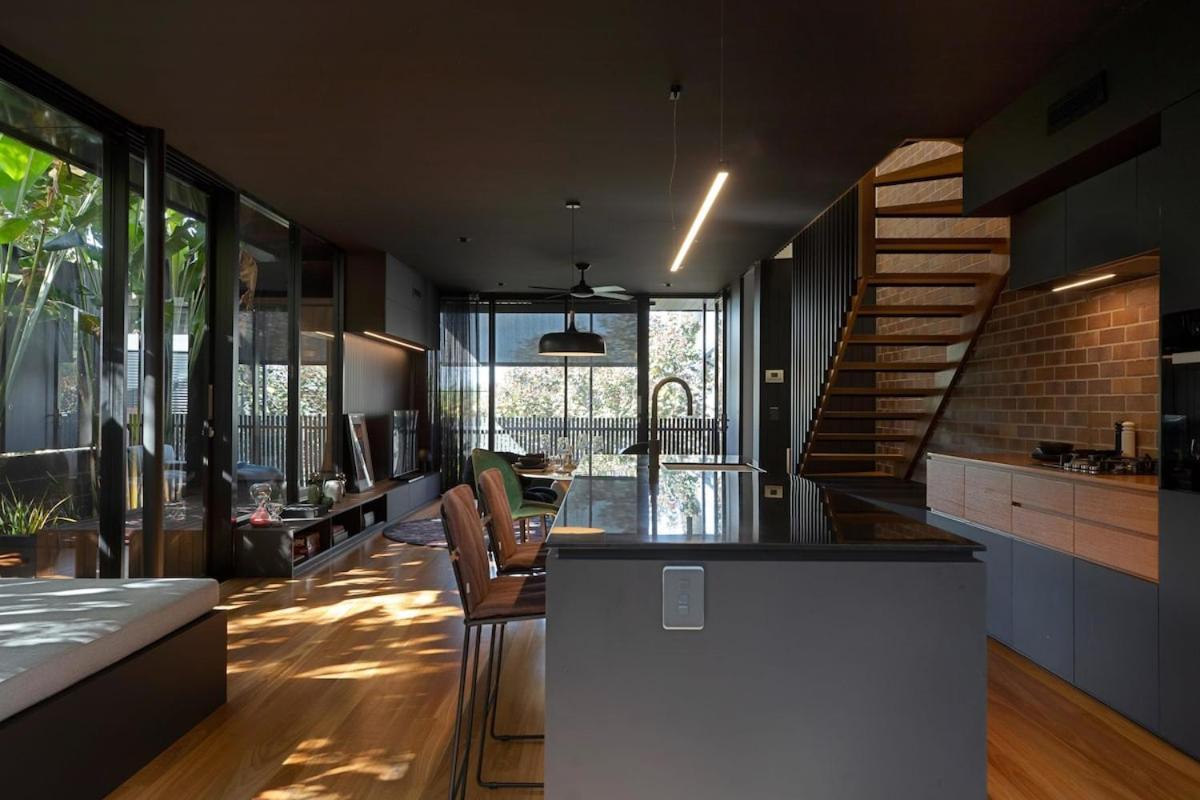 Modern Sanctuary W Sauna - 3bed 2,5bath - Townhome * Brisbane