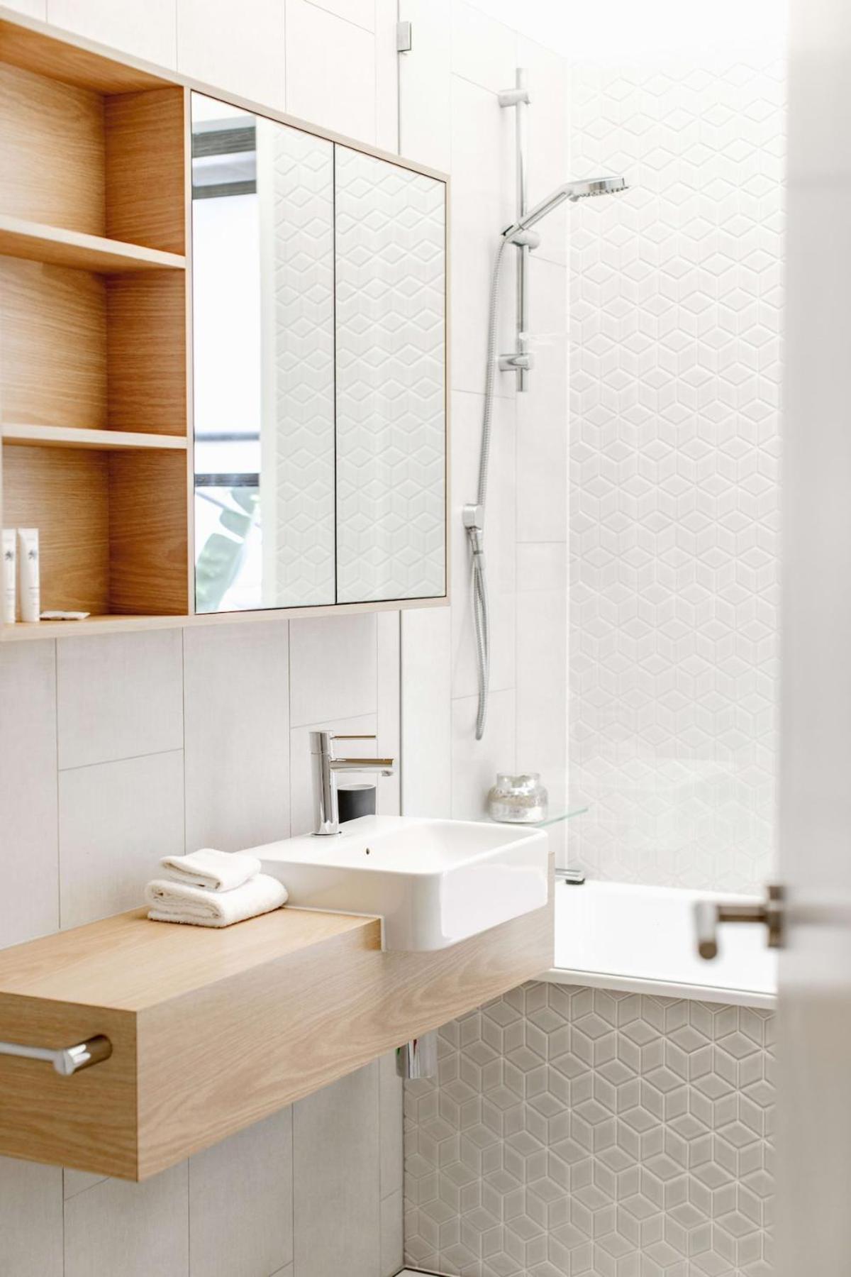 Modern Sanctuary W Sauna - 3bed 2,5bath - Townhome *