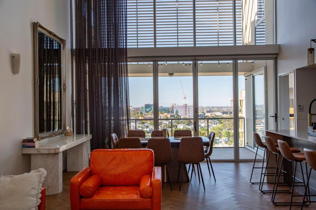 Luxury Penthouse In Cbd 4 Bed - 4 Bath Apartment *
