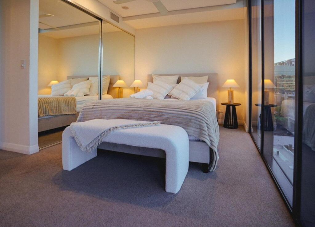 Skyline Serenity,sunset Views, Pool, Spa, & Prime Location Apartment Brisbane