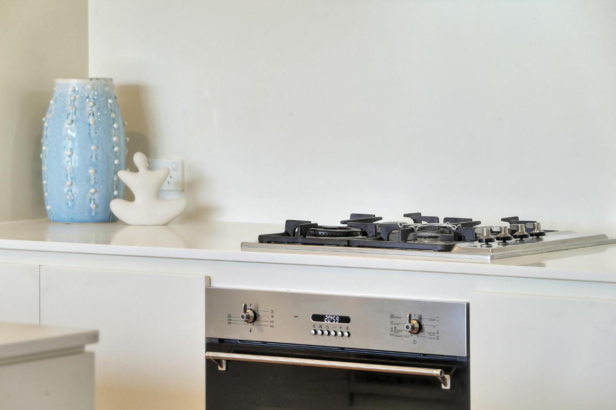 Toowong Cozy 2b2b Retreat With Balcony And Parking * Brisbane