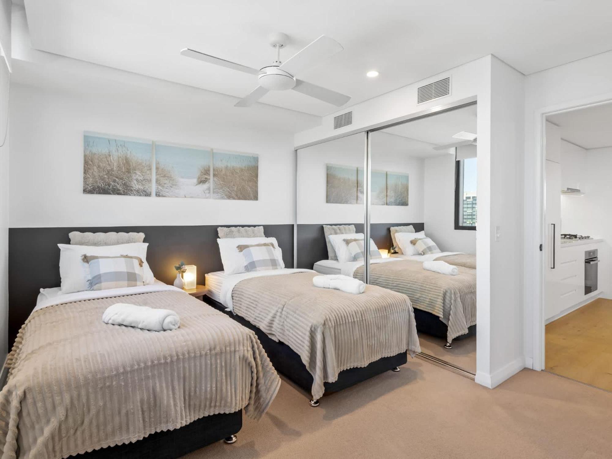 Modern 2br - Views & Pool & Free Parking Apartment *