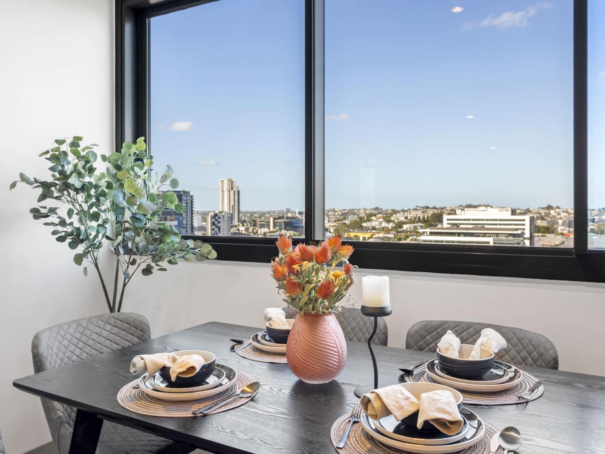 Modern 2br - Views & Pool & Free Parking