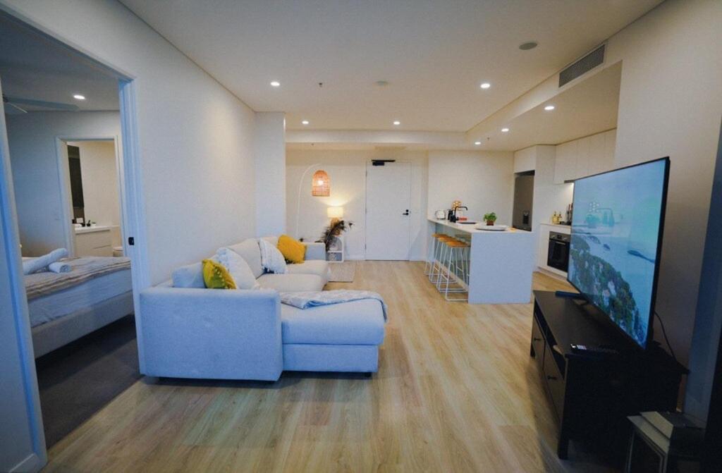 Apartment Skyline Serenity,sunset Views, Pool, Spa, & Prime Location Brisbane