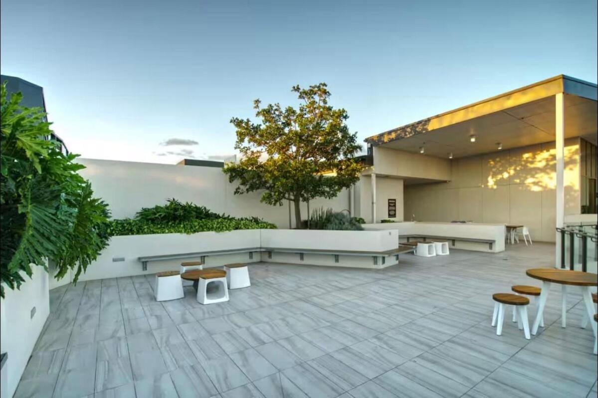 Aqua Newstead Apartment *