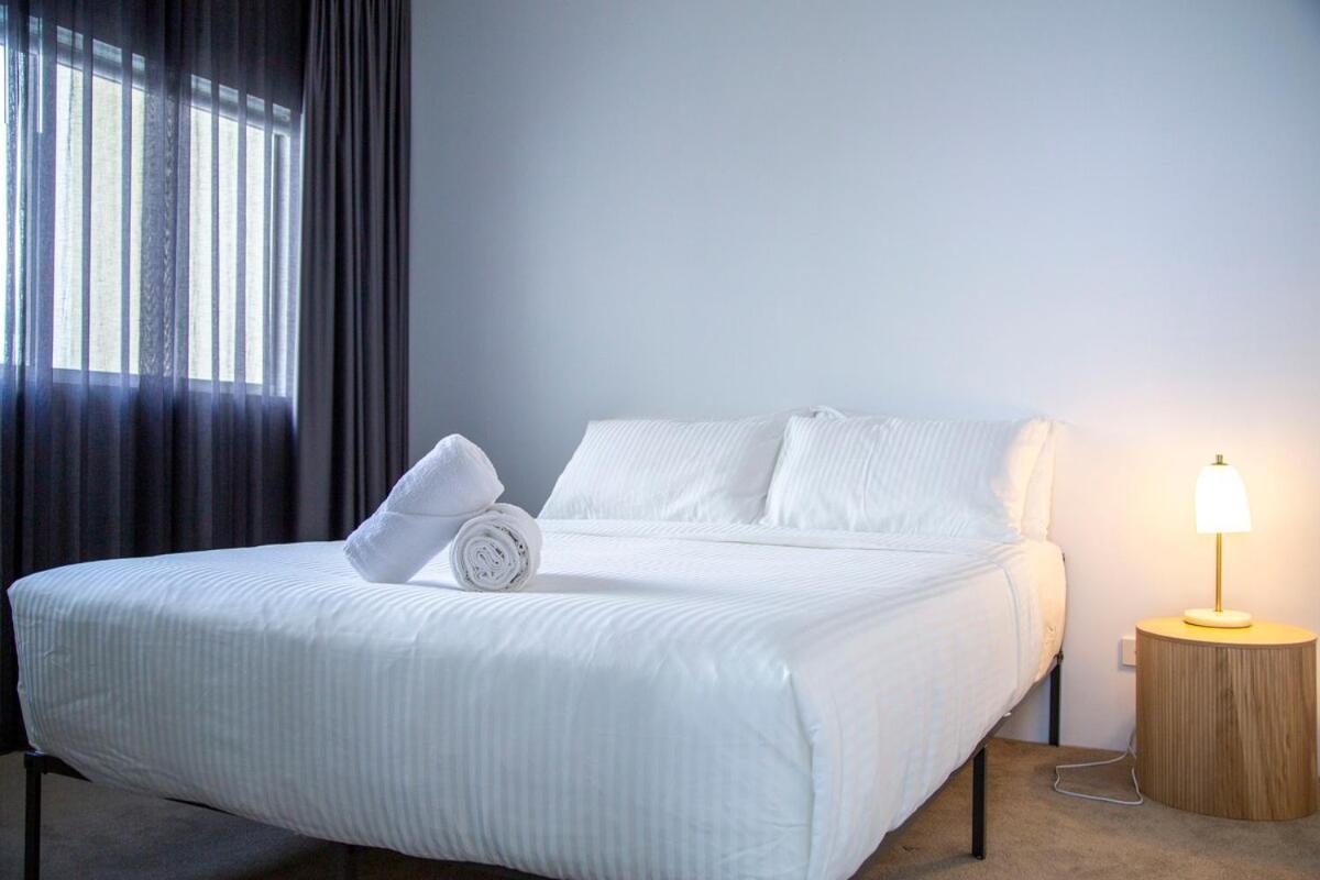 Luxury Penthouse In Cbd 4 Bed - 4 Bath * Brisbane