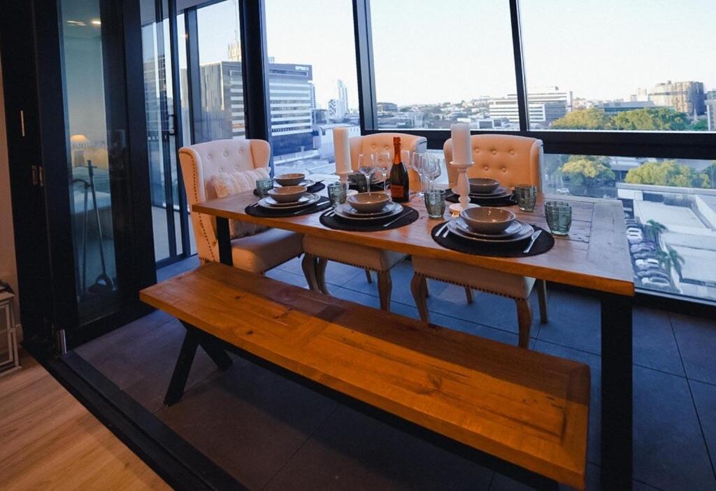 Apartment Skyline Serenity,sunset Views, Pool, Spa, & Prime Location