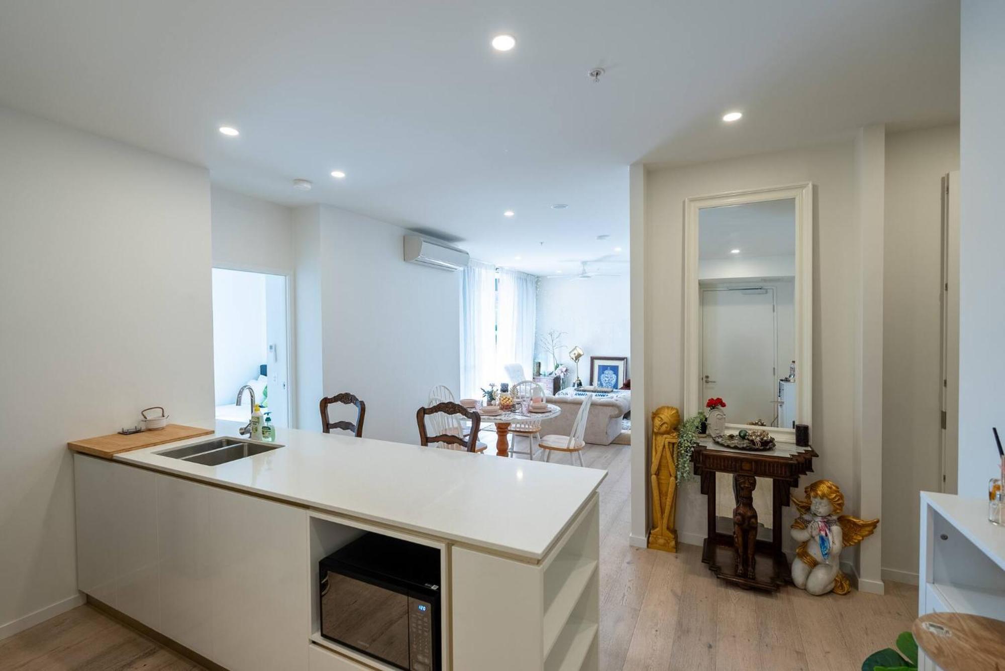 Apartment Modern 2-bedroom, 2-bath In West Village, West End *