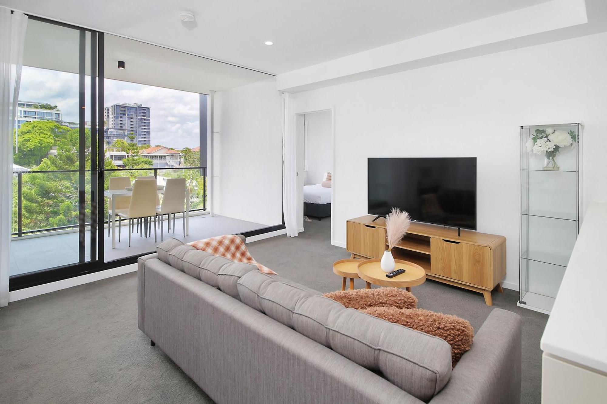 Toowong Cozy 2b2b Retreat With Balcony And Parking Apartment *