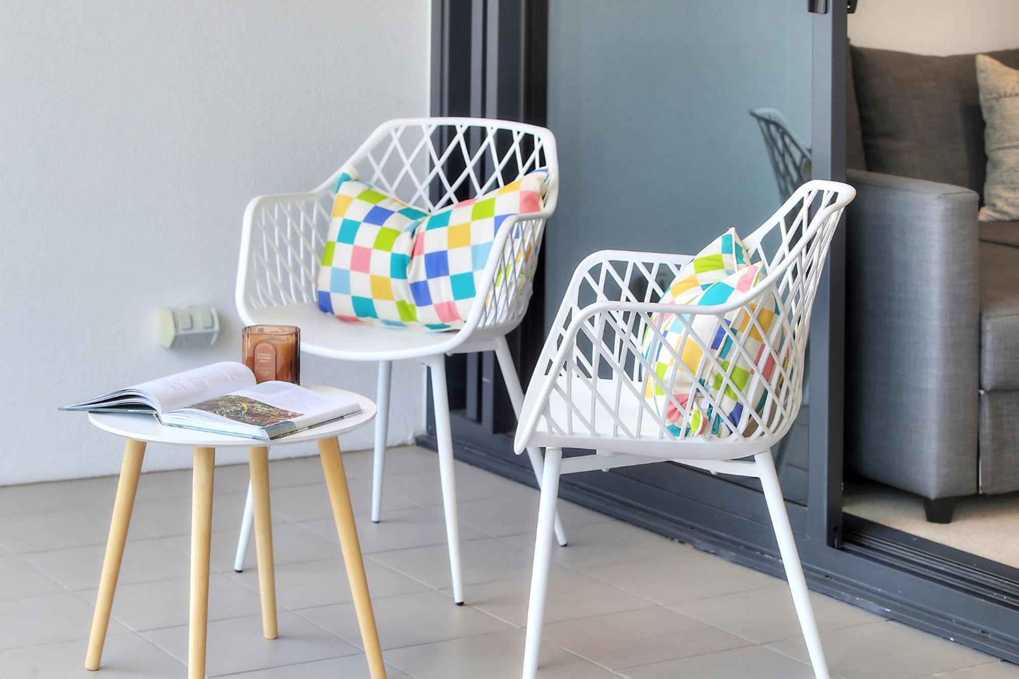 Riverside Modern Living 2b2b With Parking Apartment *