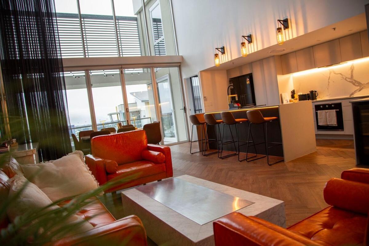 Luxury Penthouse In Cbd 4 Bed - 4 Bath Brisbane