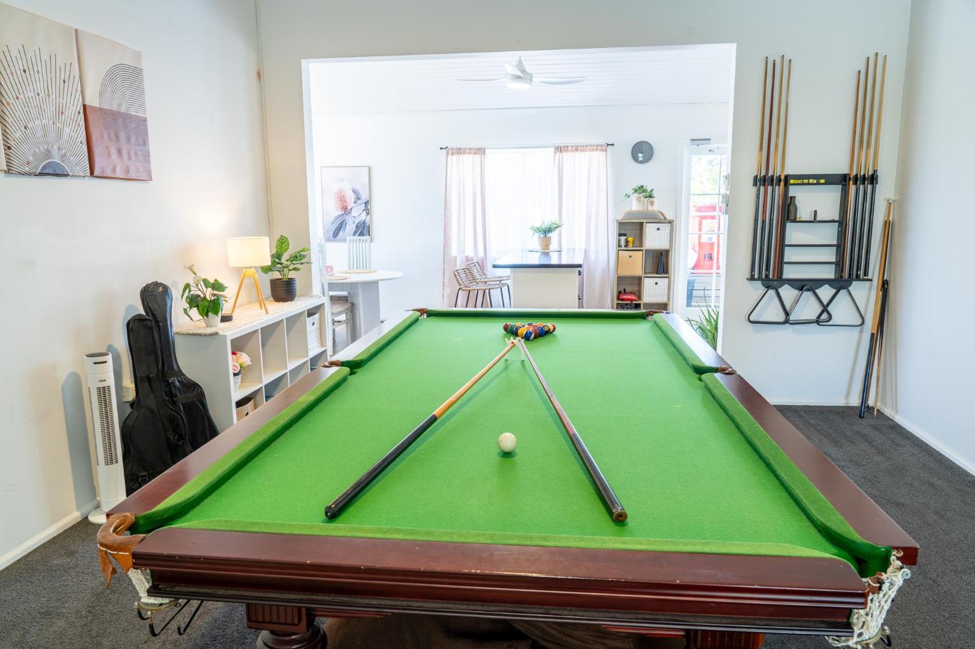 Hot Tub, Ice Bath, Gym, Sauna, Pool Table Coorparoo Haven Homestay