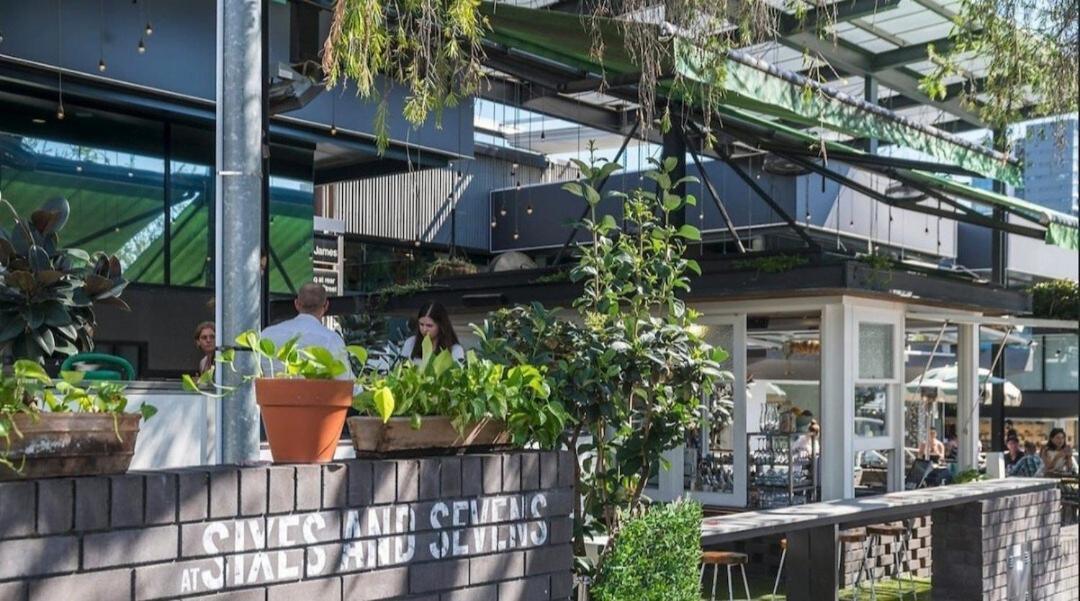 Apartment Unit New Farm, Walk To Cafes And River