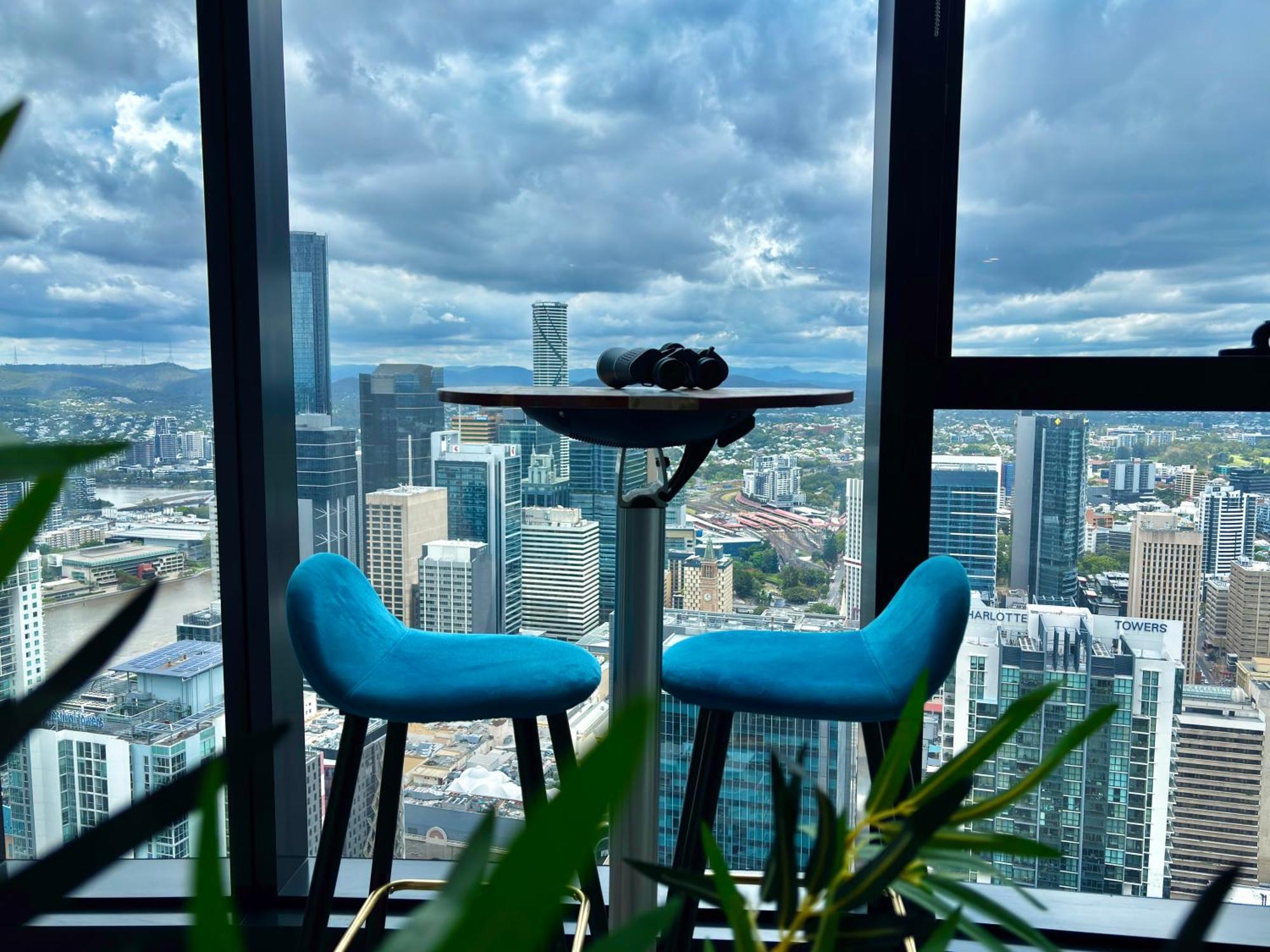 Brisbane's Highest Rated 3 Bedrooms Luxury In Skytower -61st Floor- Incredible Views -complimentary Wifi, Drinks, Snacks & Streaming Access Brisbane