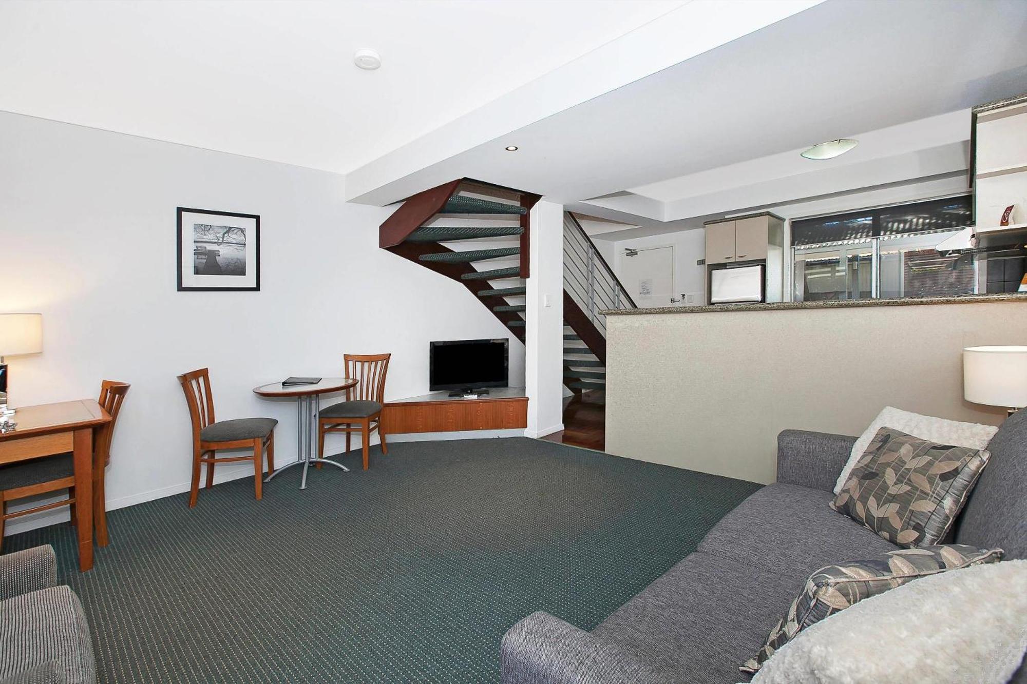 Comfort & Northgate Airport Inn