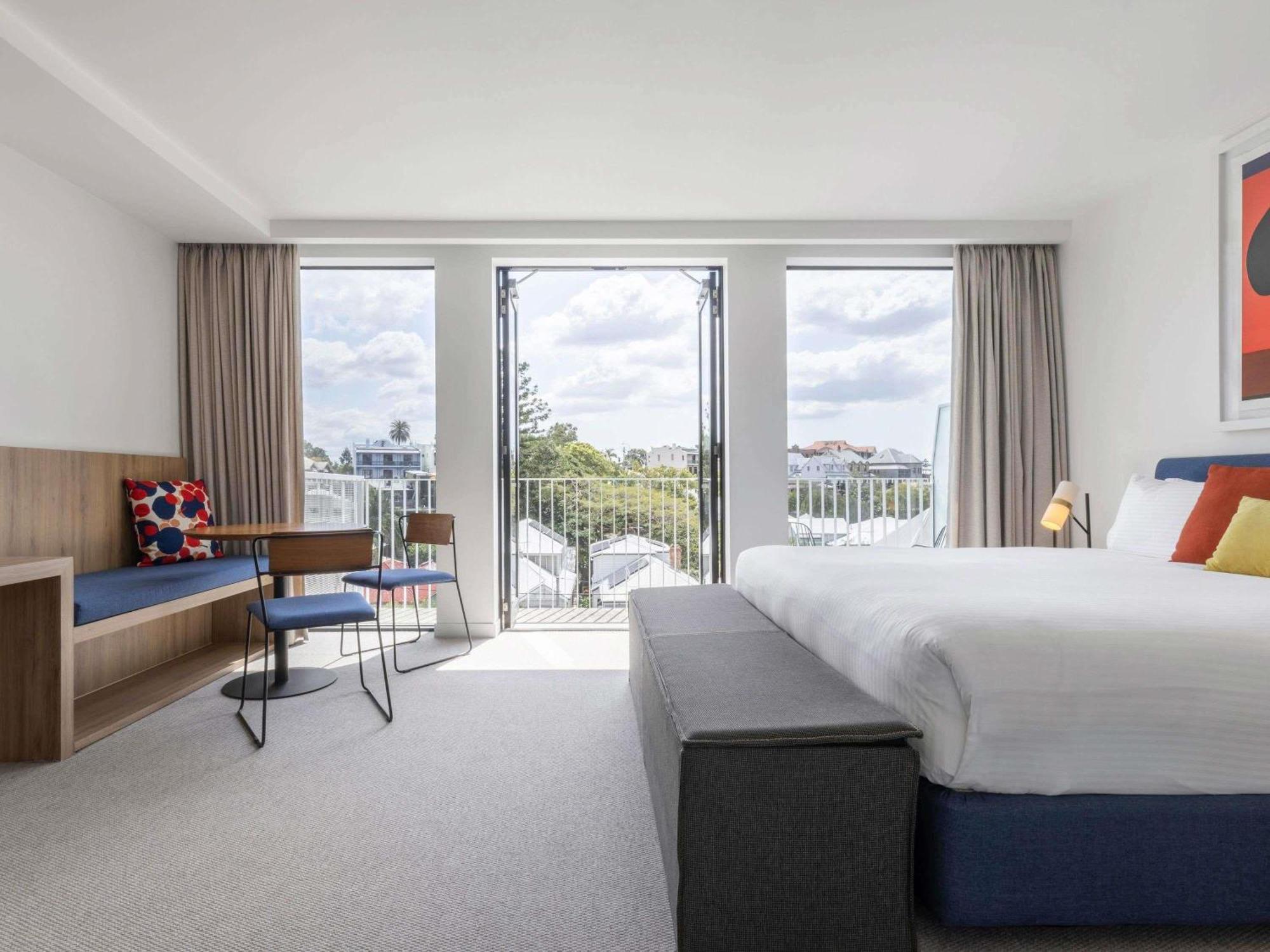 The Johnson - Art Series 4*