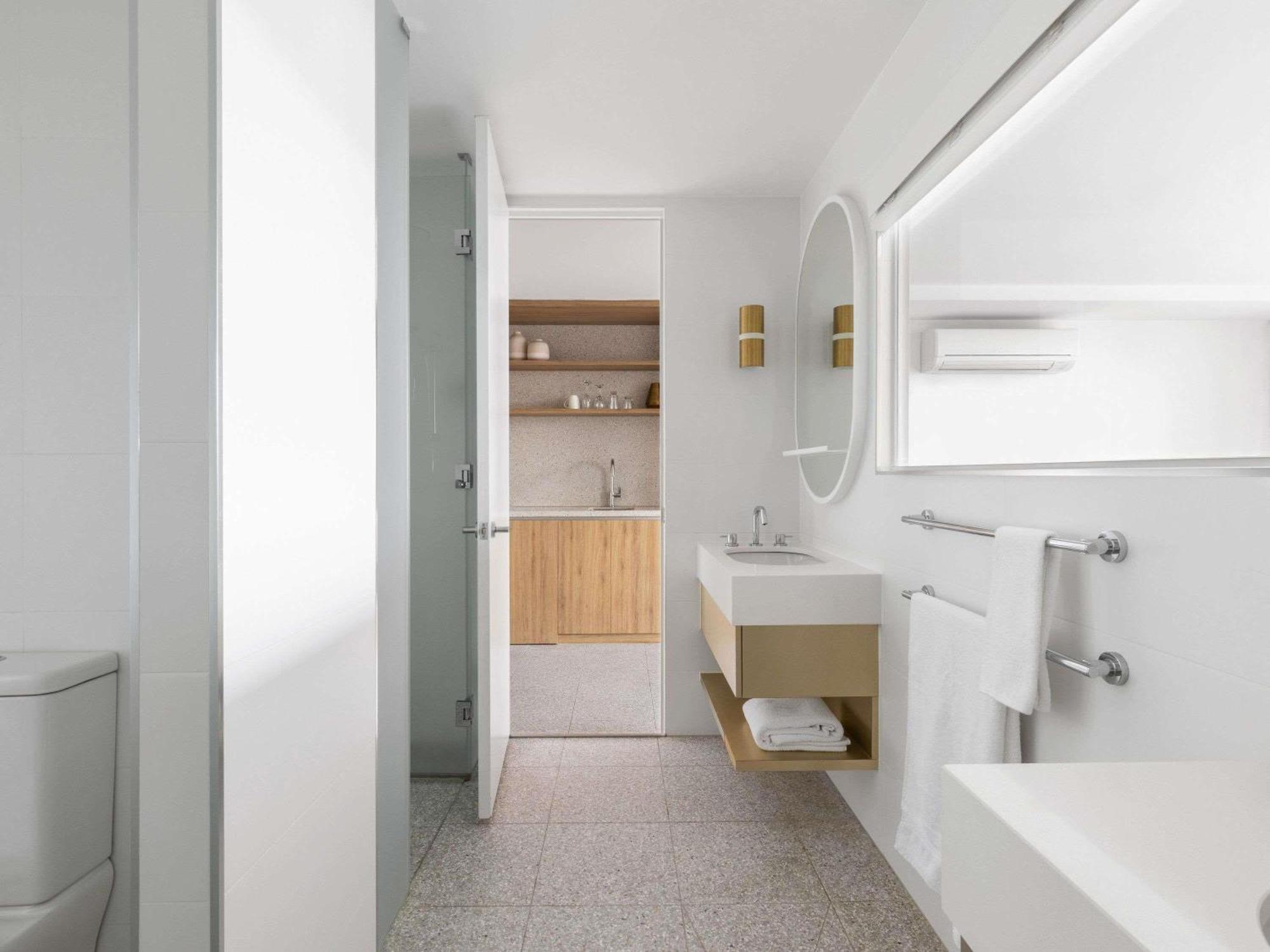 The Johnson - Art Series 4* Brisbane