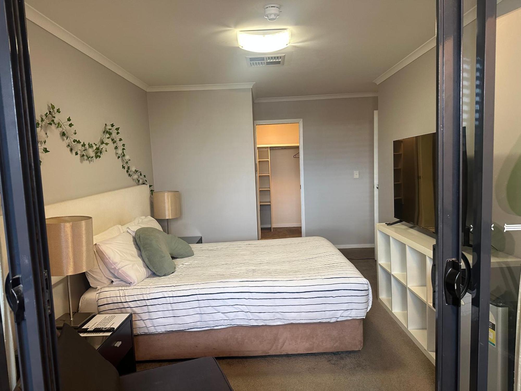 Apartment Private Rooms In A Shared Apartment Free Parking Brisbane