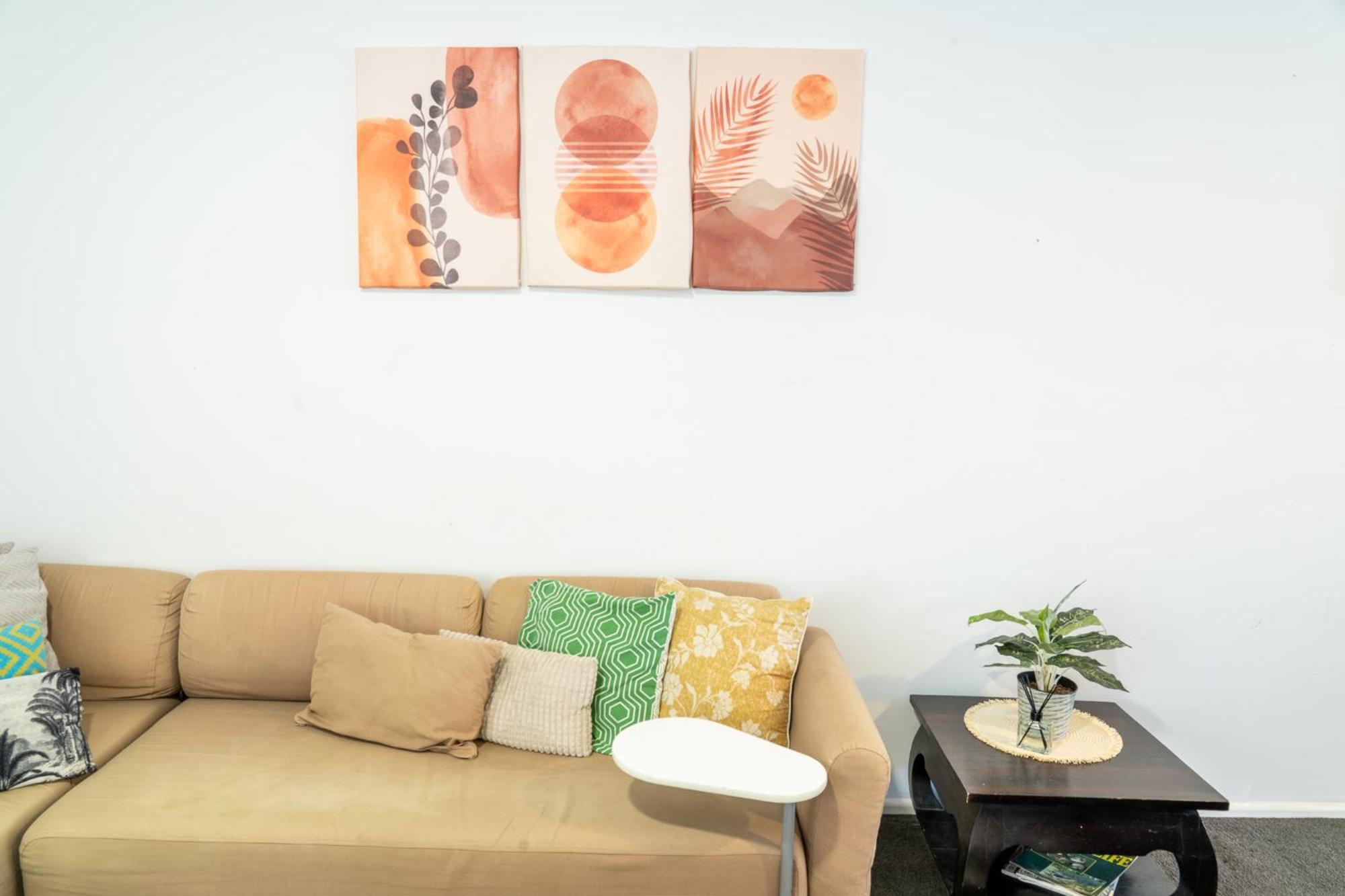 Hot Tub, Ice Bath, Gym, Sauna, Pool Table Coorparoo Haven