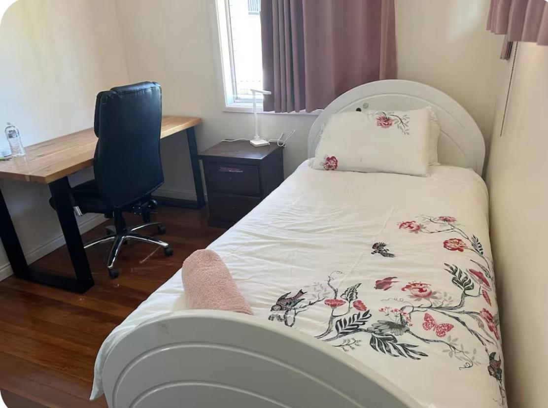 Homestay Granadilla St 走路10分钟到商场公交站单人房g1
