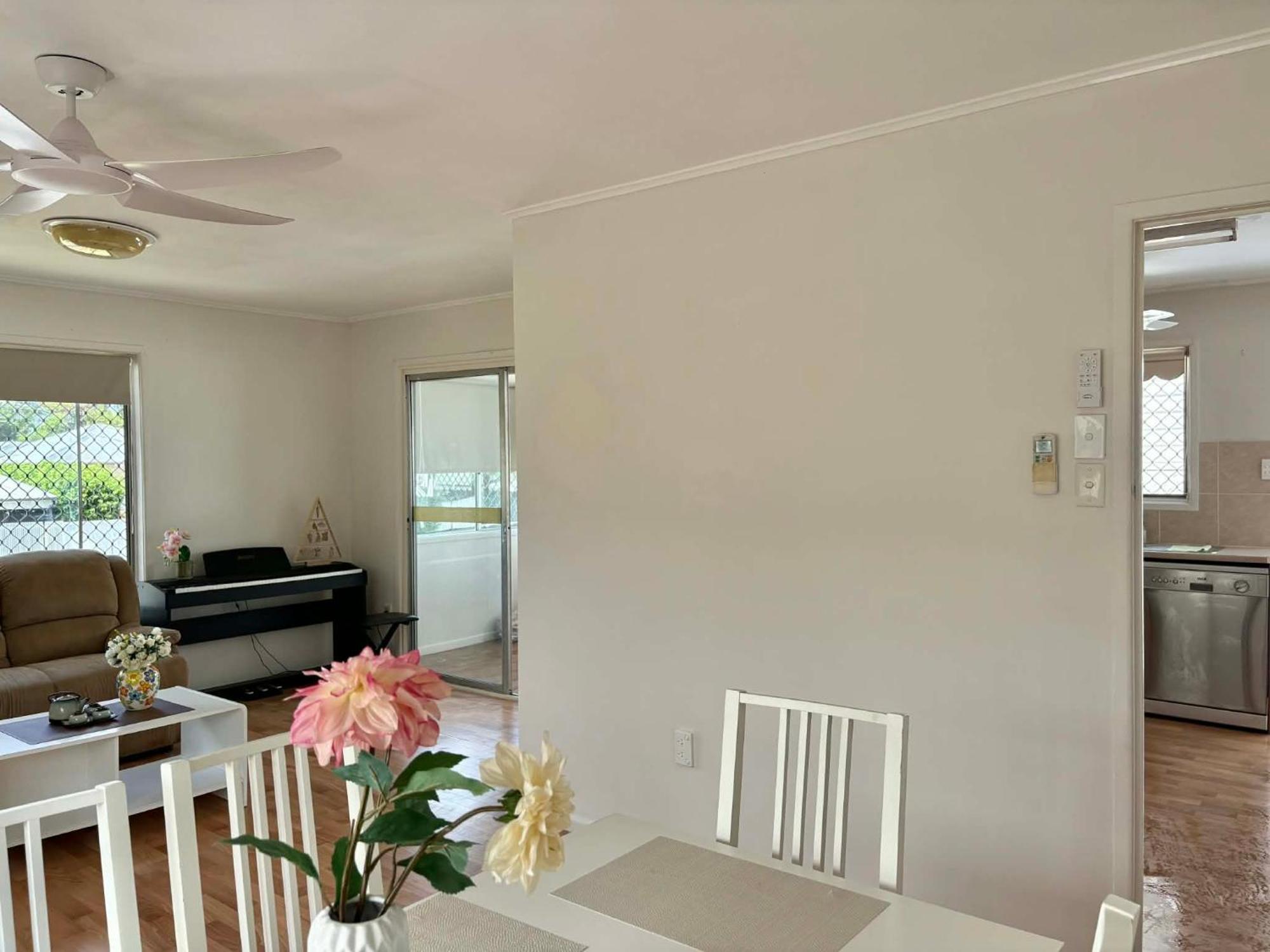 Welcome To Your Leafy Retreat In Graceville! Brisbane