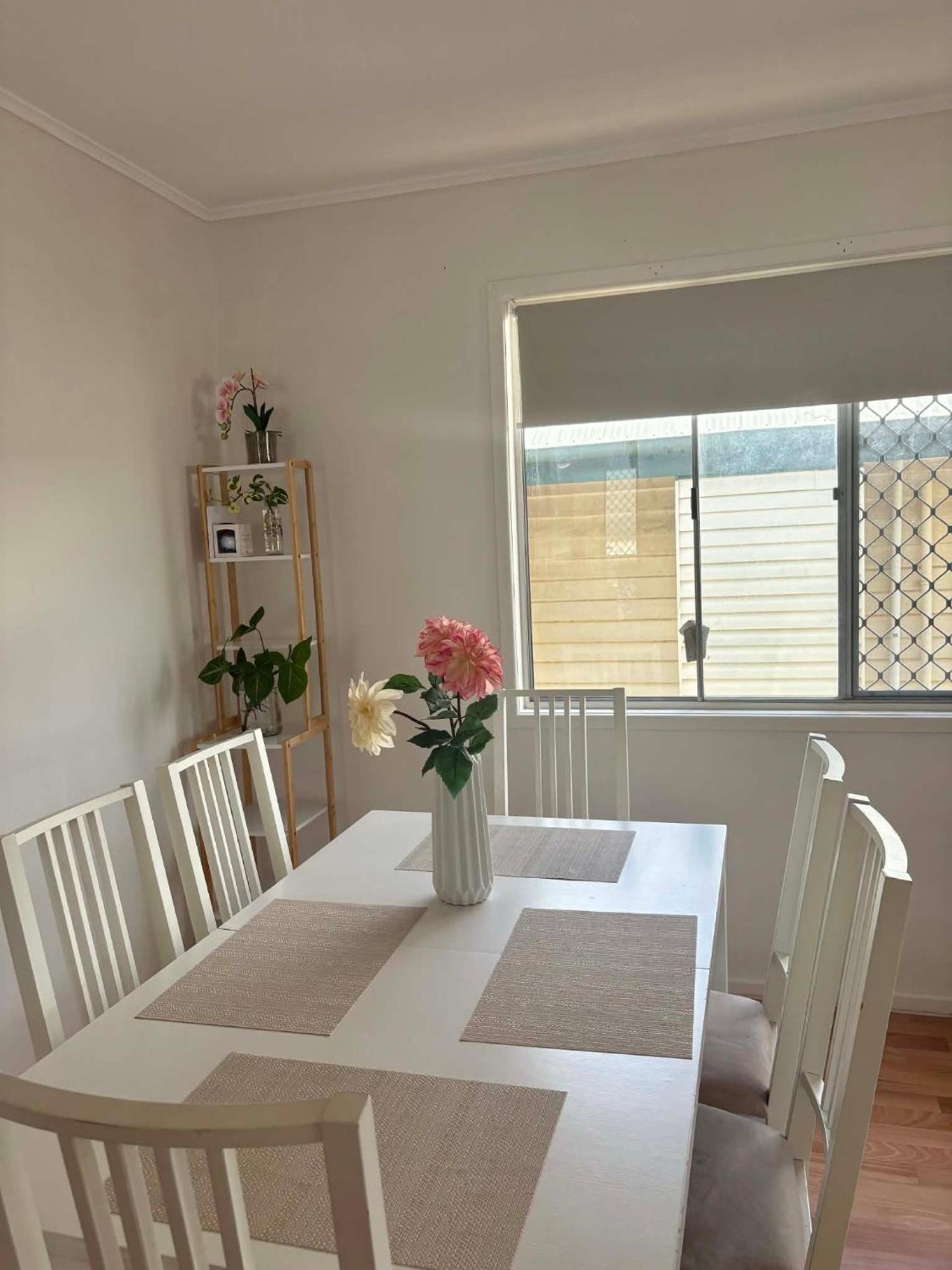 Welcome To Your Leafy Retreat In Graceville!