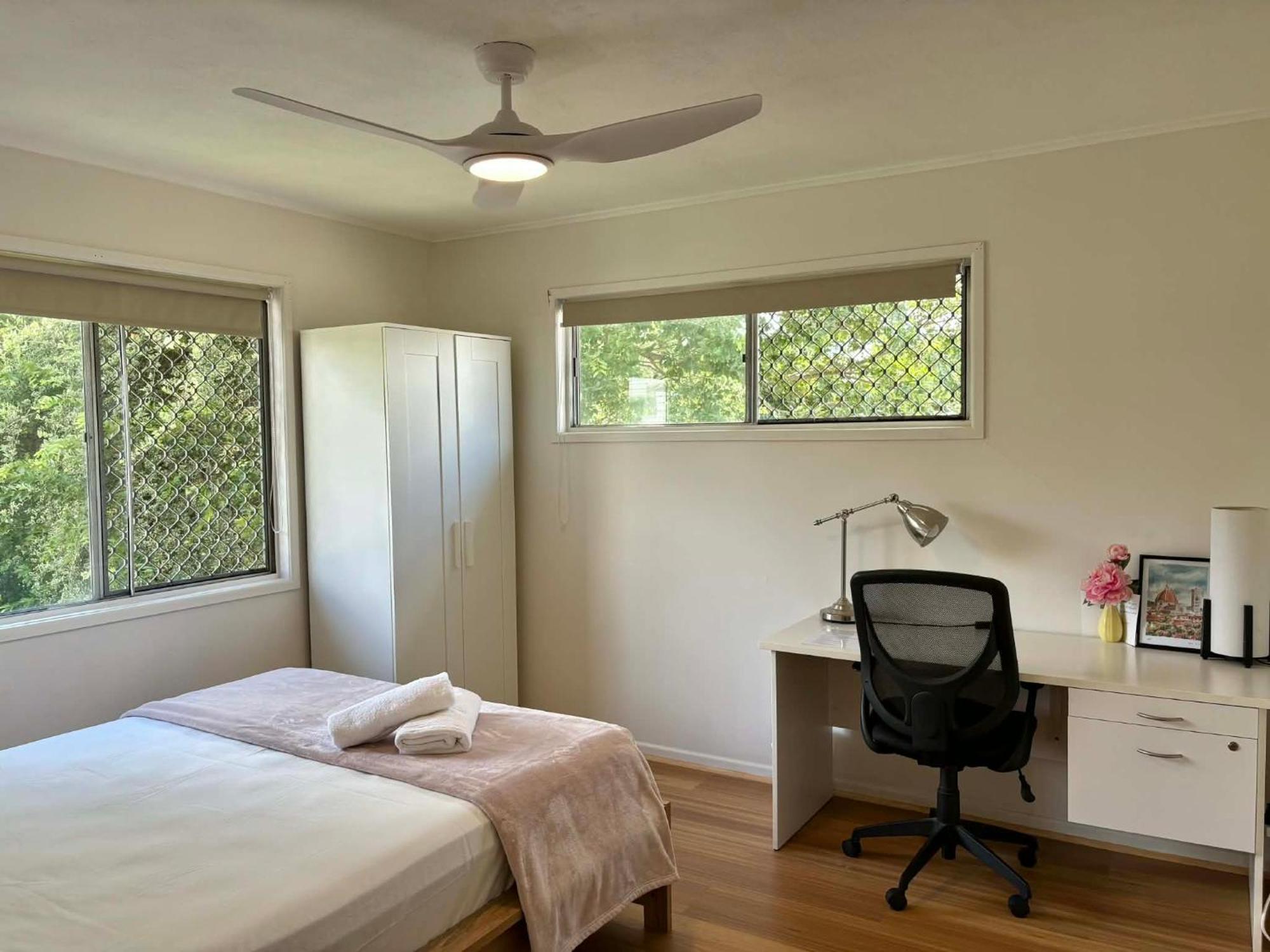 Welcome To Your Leafy Retreat In Graceville! 3* Brisbane