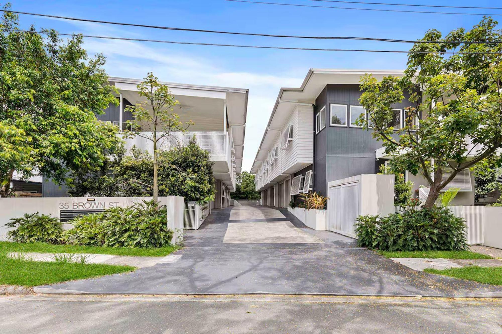 Stylish 3br Townhouse Camphill - Wifi, Parking