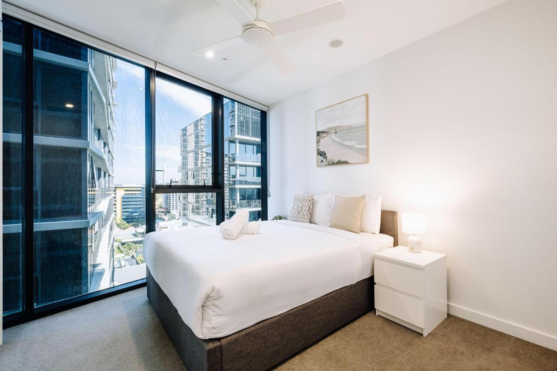 Skyline Serenity 2br With River & Views Apartment