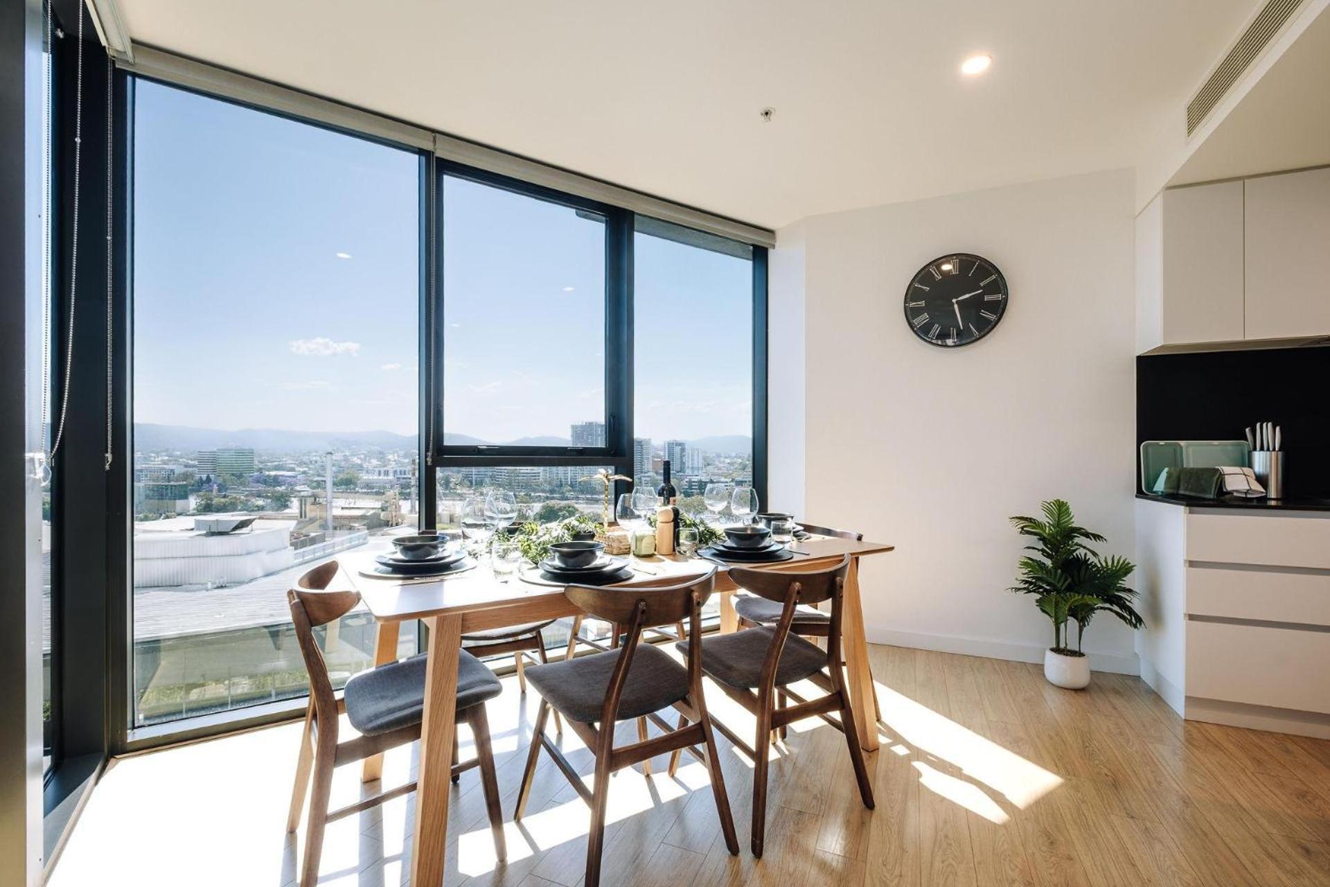 Skyline Serenity 2br With River & Views Apartment