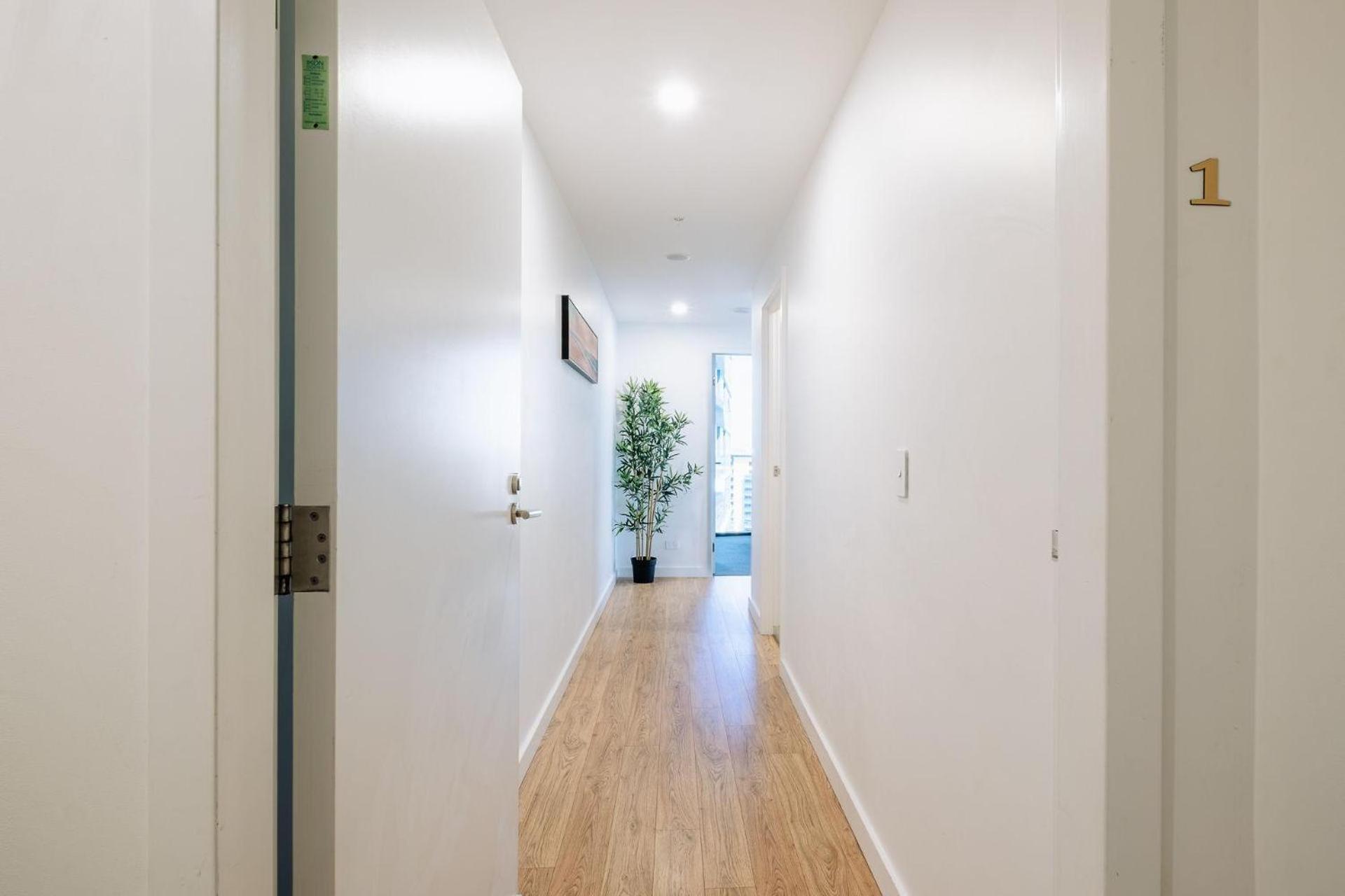 Skyline Serenity 2br With River & Views Brisbane