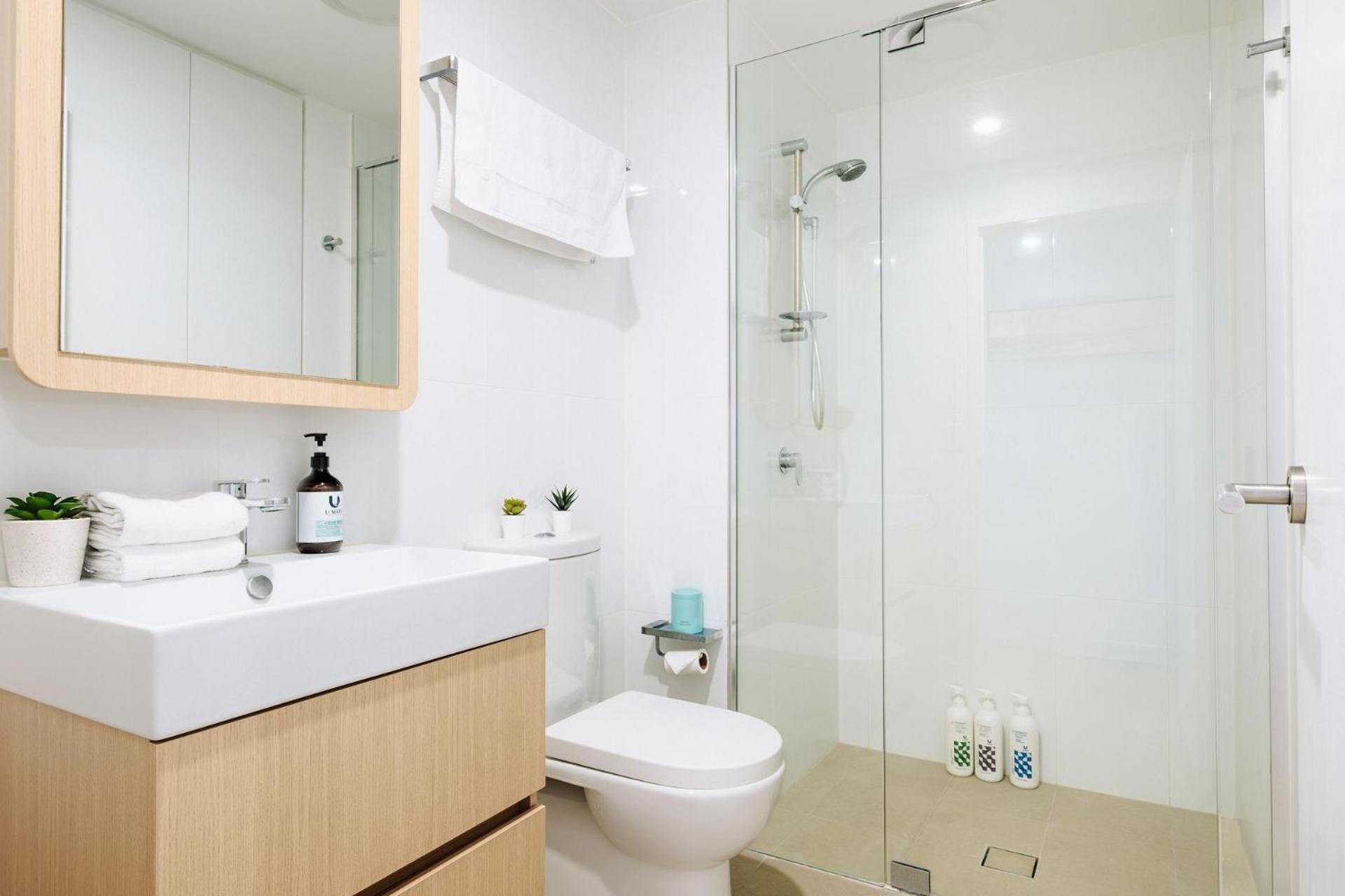 Skyline Serenity 2br With River & Views Apartment