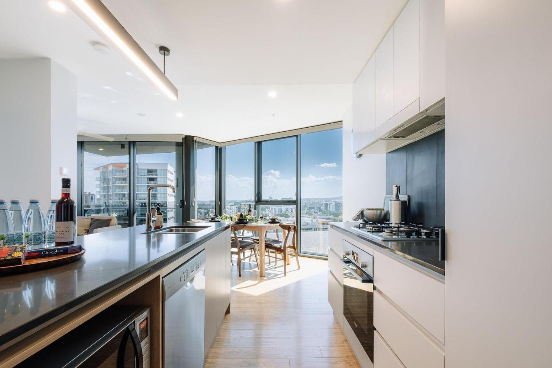 Skyline Serenity 2br With River & Views Apartment