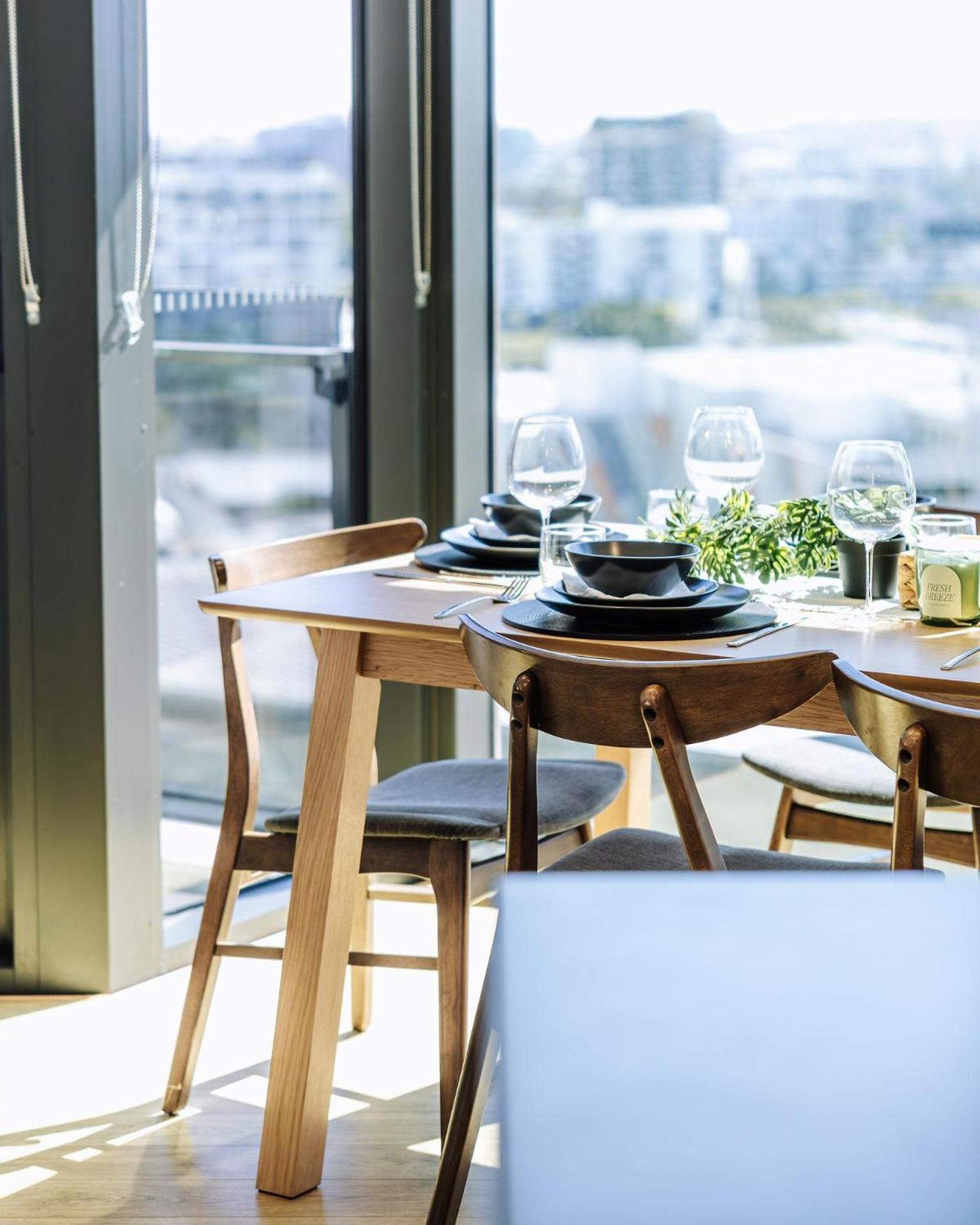 Skyline Serenity 2br With River & Views Apartment