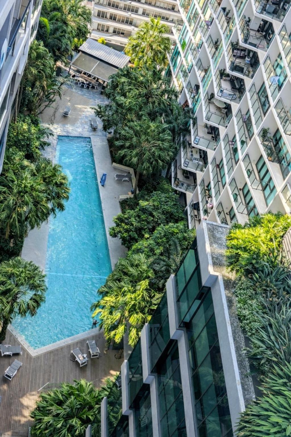 Resort Sky Risen With Views And Great Location! *