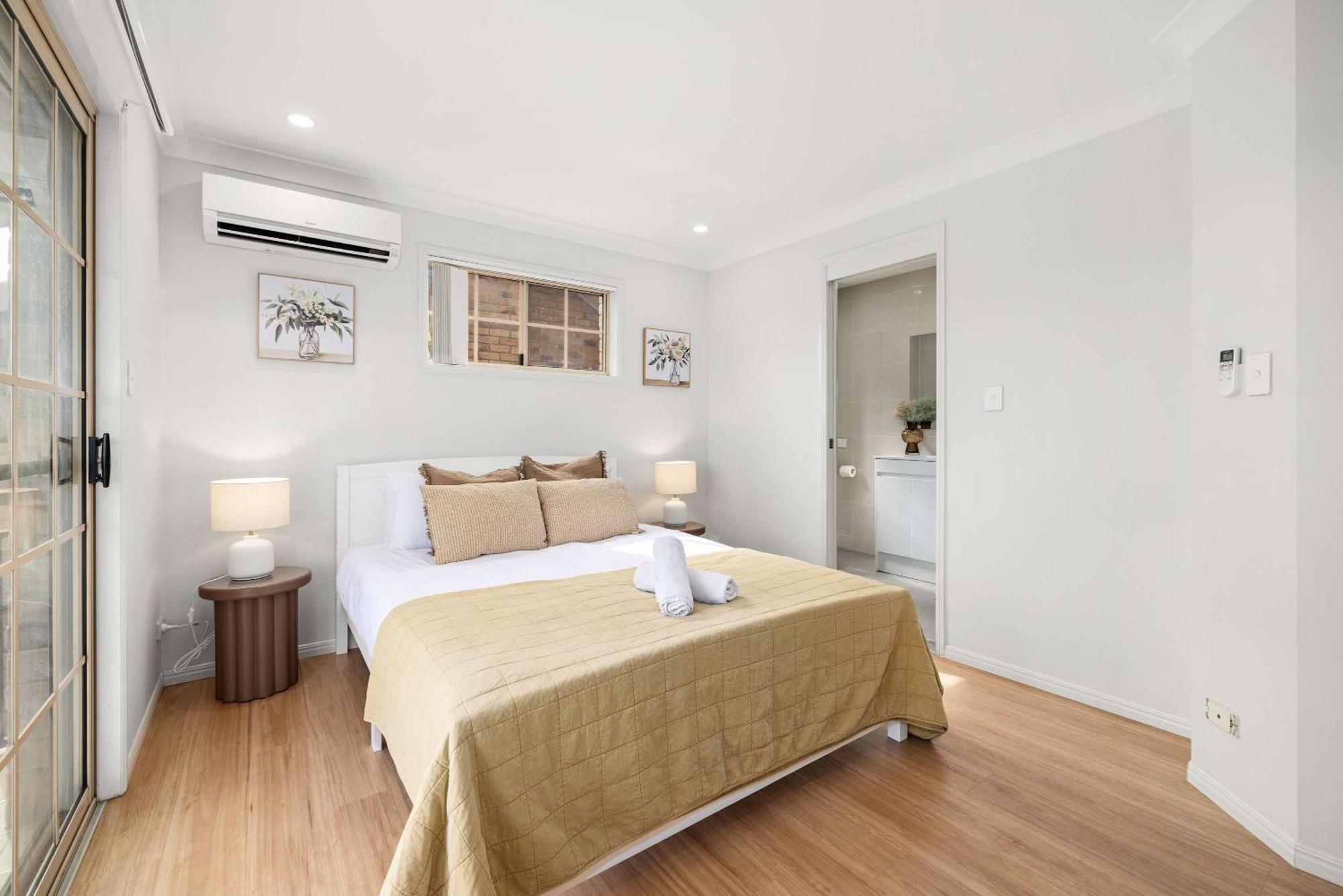 Holiday home Pool & Tennis Court 3br Bright Mt Gravatt Retreat *