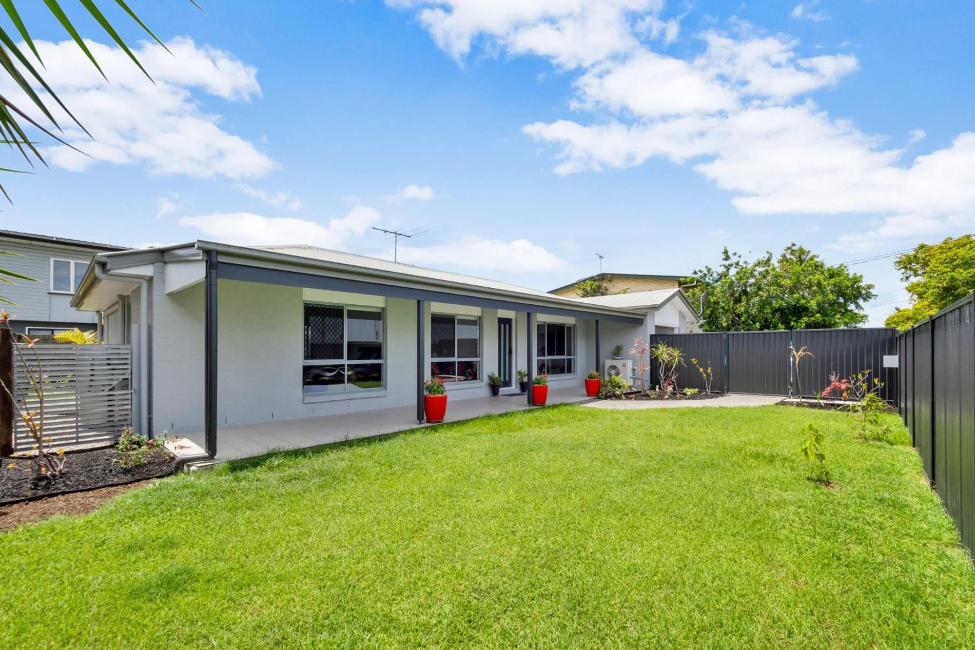 Holiday home 3 Bedroom Fully Renovated Away From *