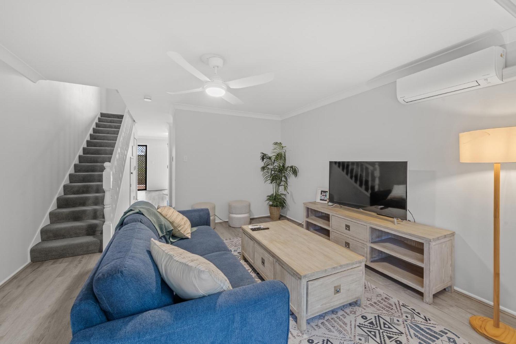 Stylish Townhouse In Ascot With Modern Interiors Holiday home *