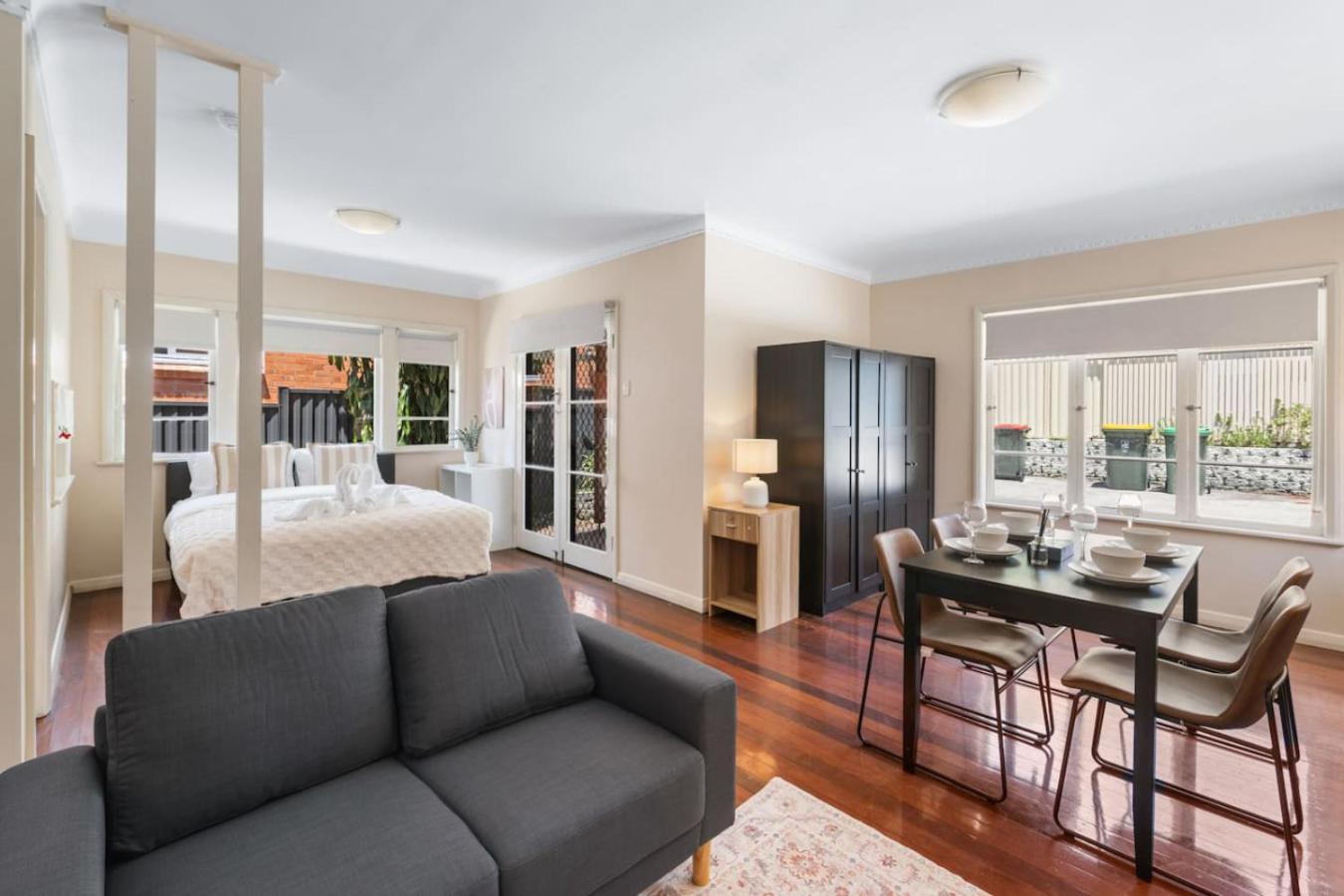 Holiday home Warm And Cozy Retreat Near Shops And Transport Brisbane