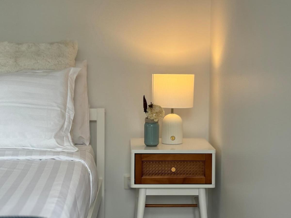 Serene 4br Family Retreat - Near Shops & Highways Holiday home