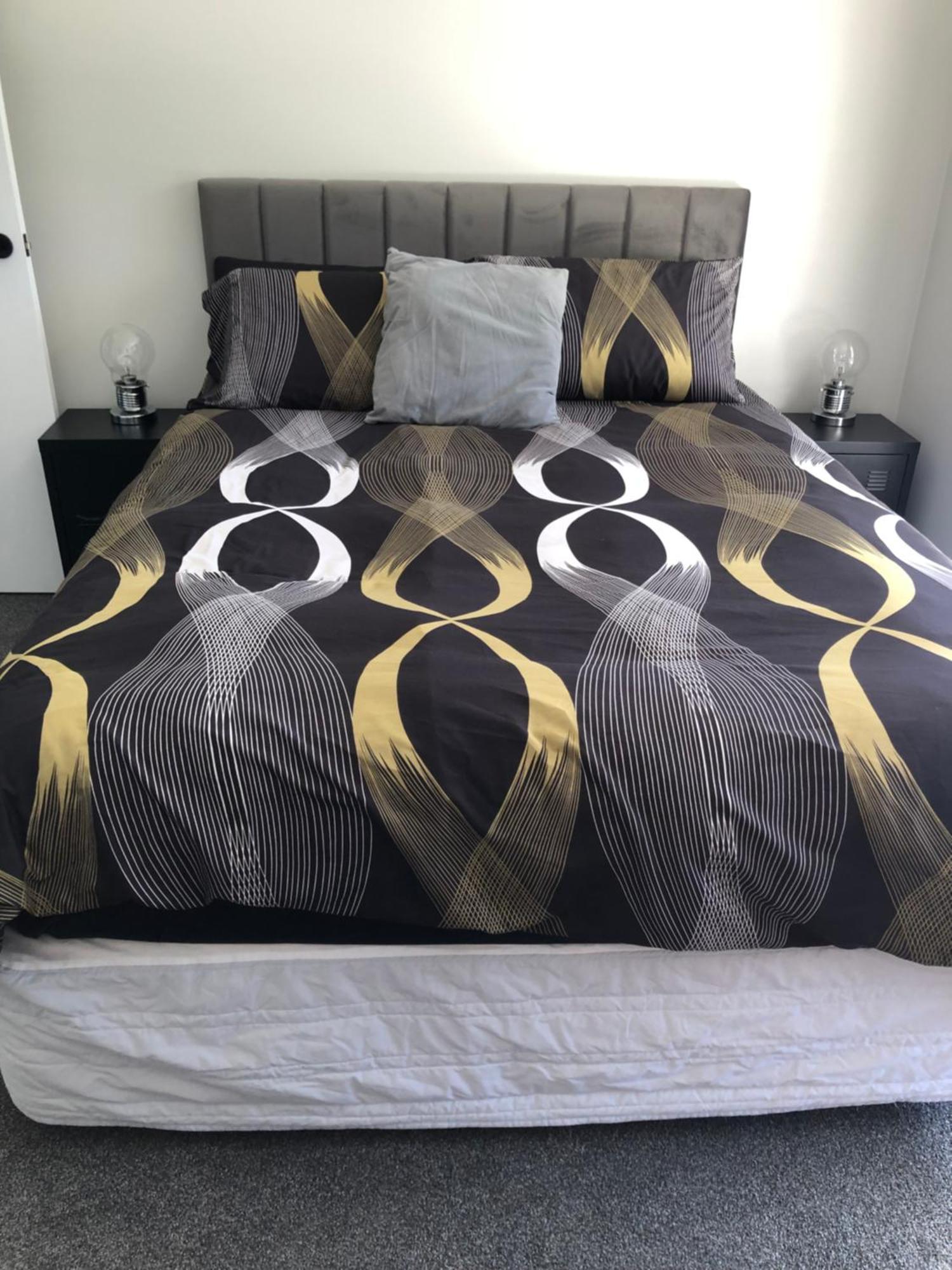 3 Bedroom Fully Renovated Away From * Brisbane