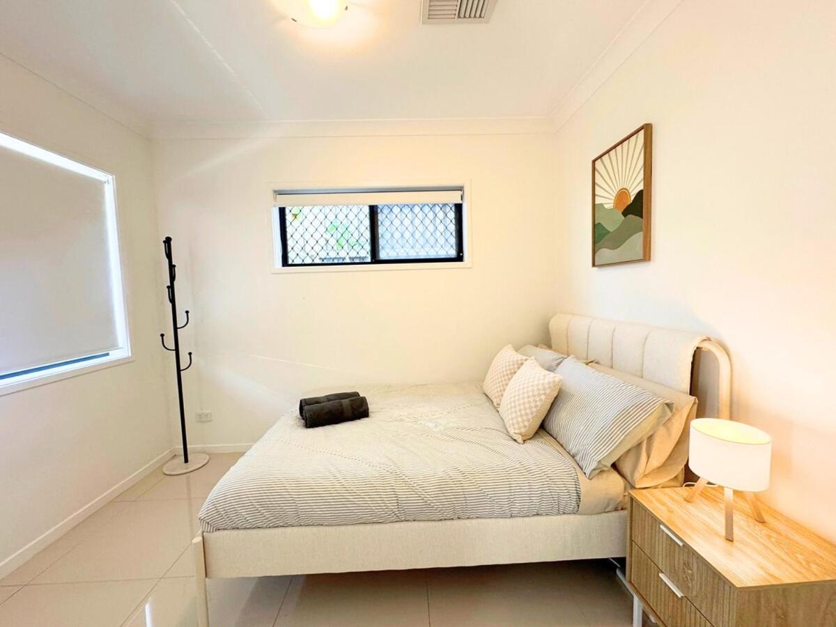 1em Abnb-style 5br, 2 Parking-patio, 5 Mins To Westfield *