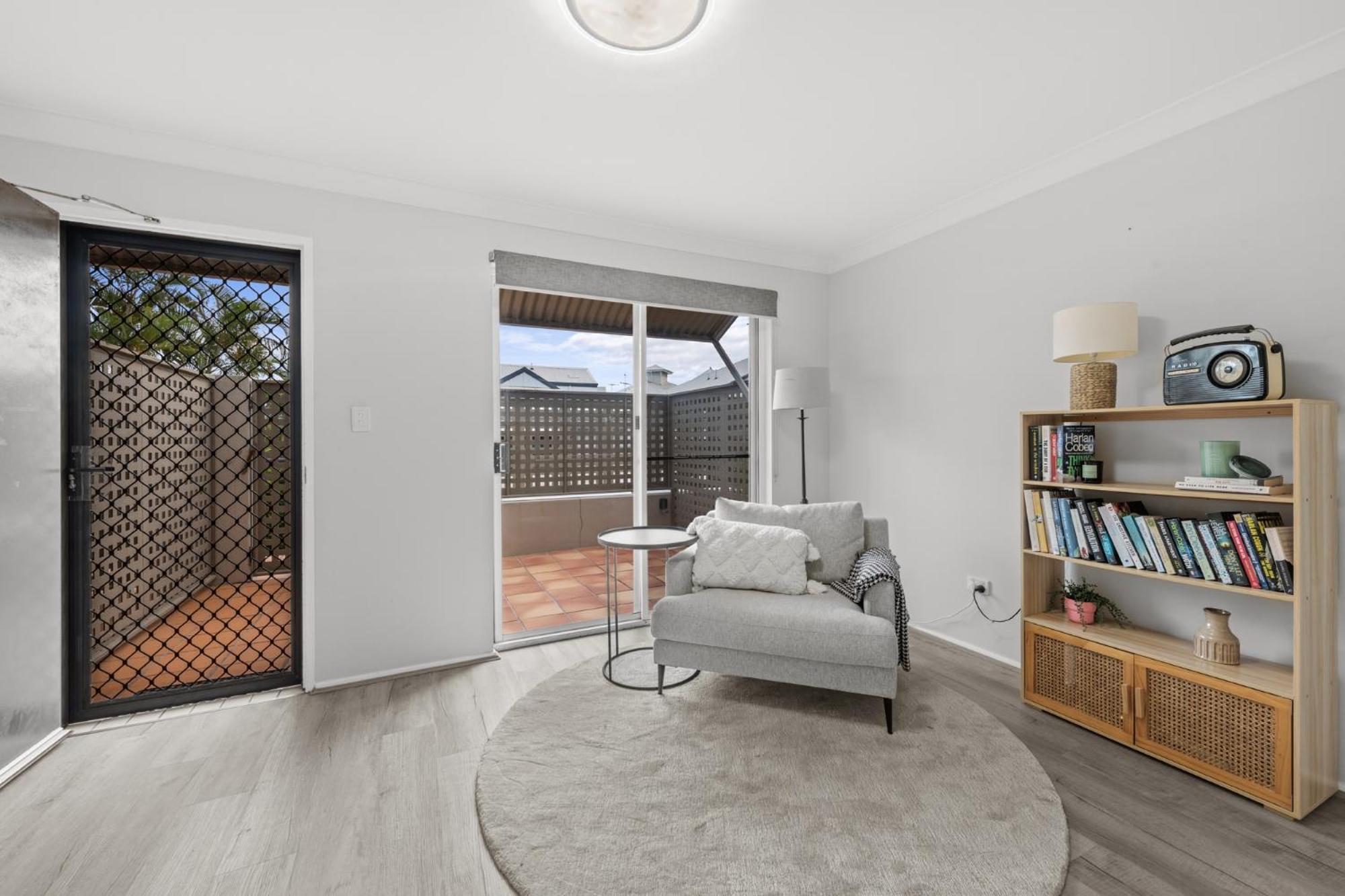 Stylish Townhouse In Ascot With Modern Interiors Holiday home Brisbane