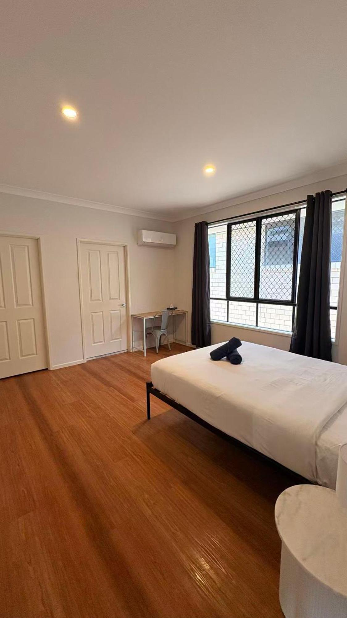 Guest house 14c Breeze Ensuite In Coopers Plains